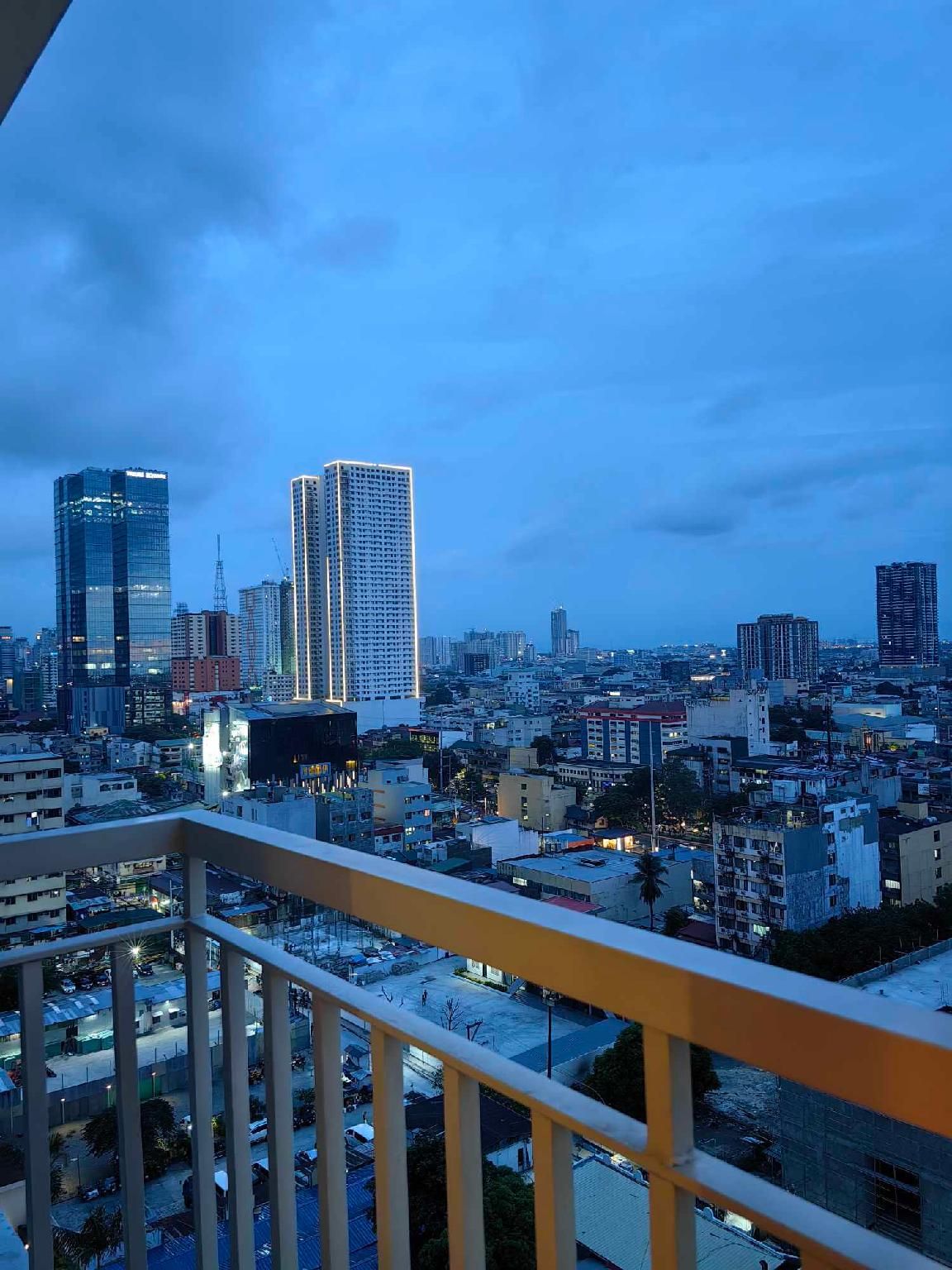 Coast Residences near CCP PICC One Bedroom Apartment with Sofa Bed