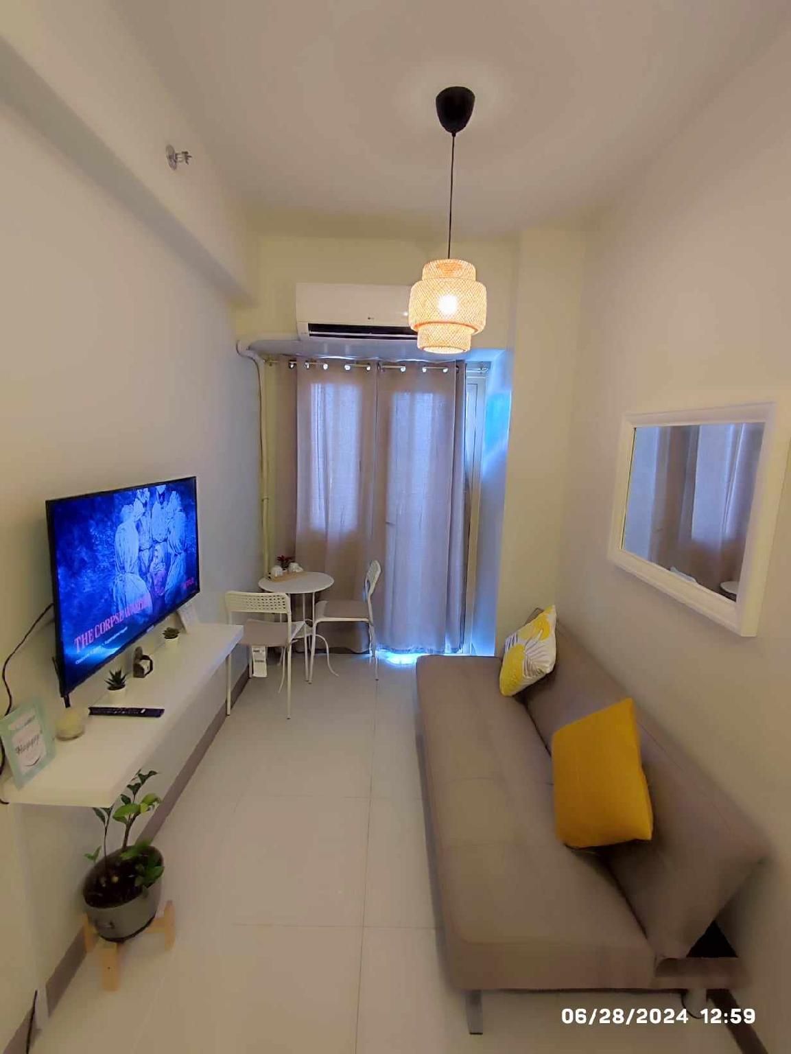 Coast Residences near CCP PICC One Bedroom Apartment with Sofa Bed 3