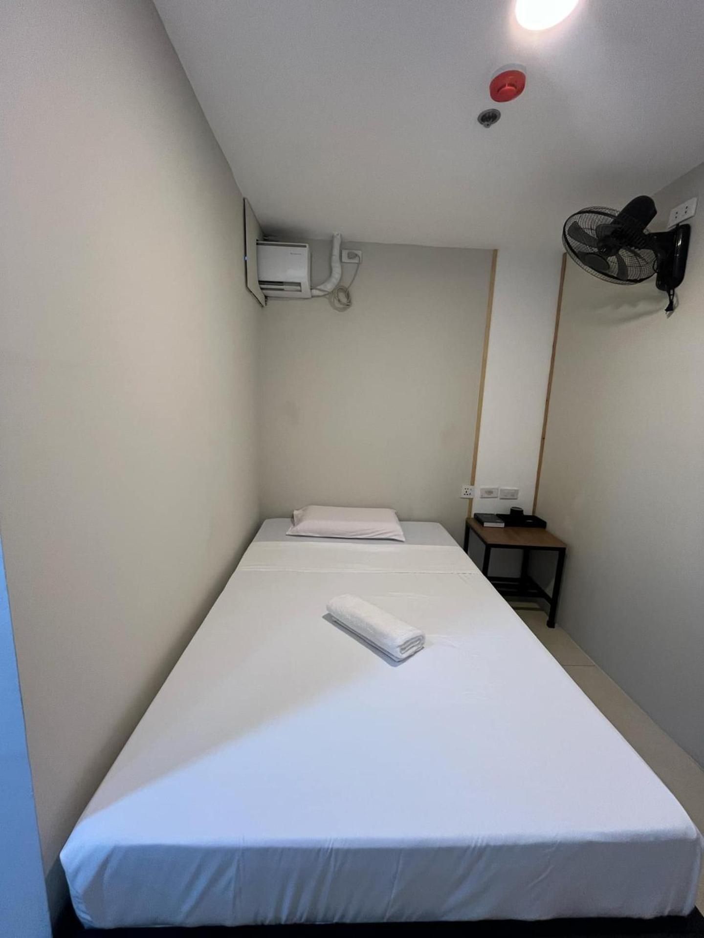 Maine City Residences Tramo Dormitory Room without Window 3