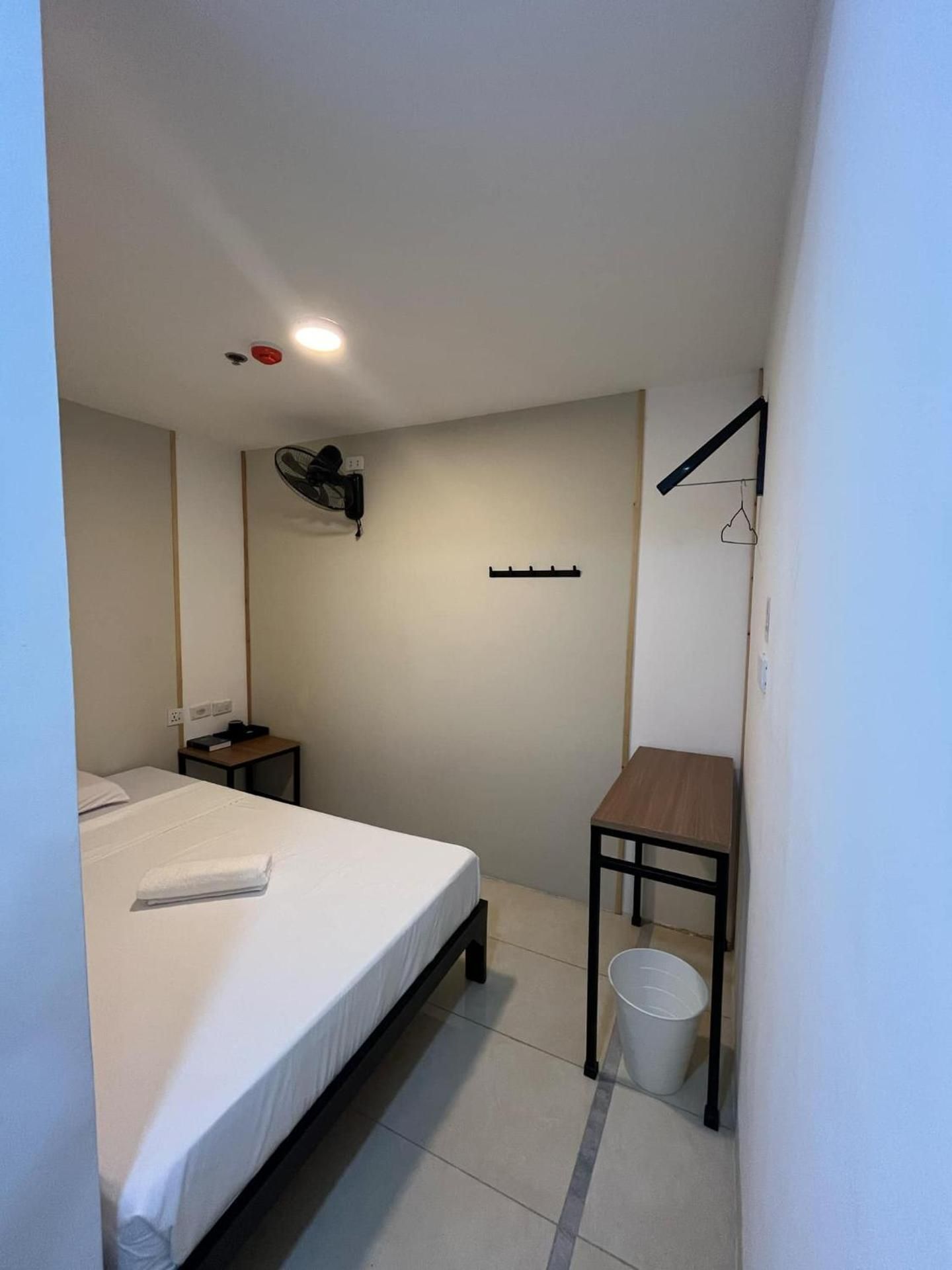 Maine City Residences Tramo Dormitory Room without Window 2