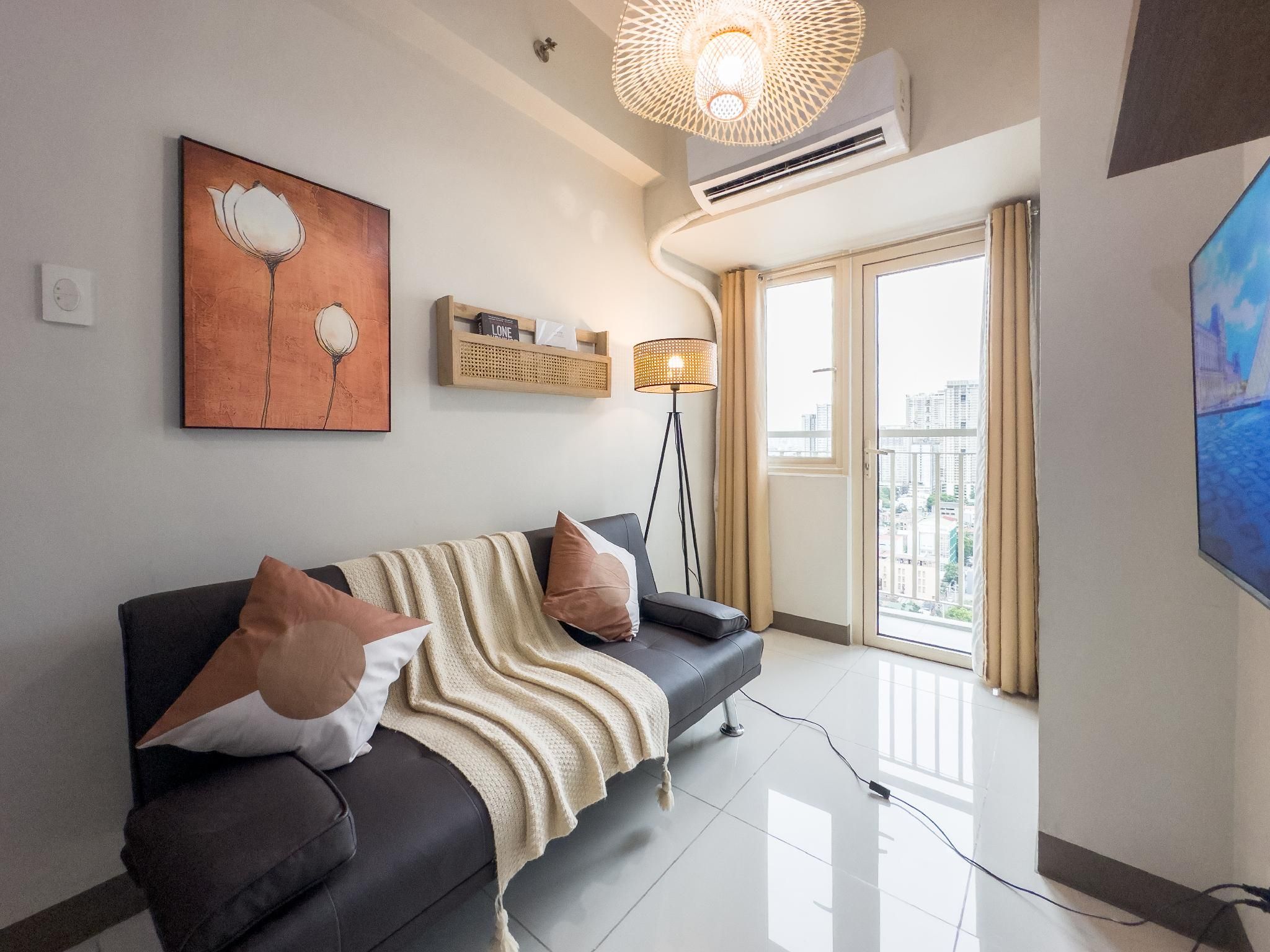 Nordic Style - Cozy Suite with City View Balcony