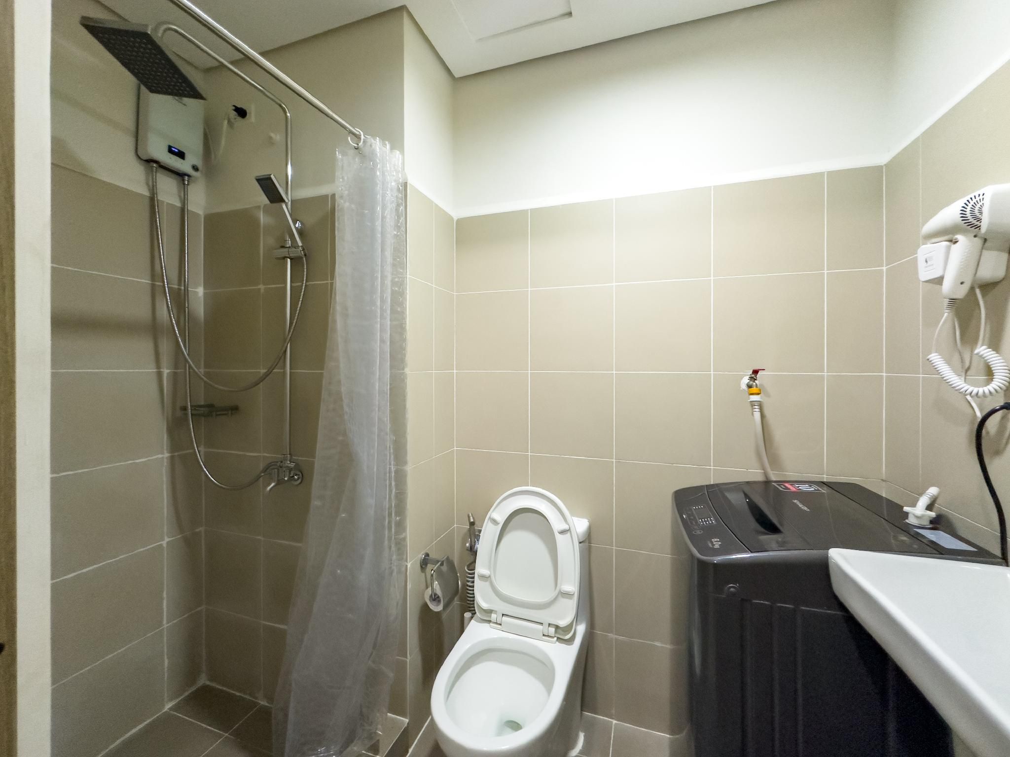 Modern Style-Superior One Bedroom with MOA Views