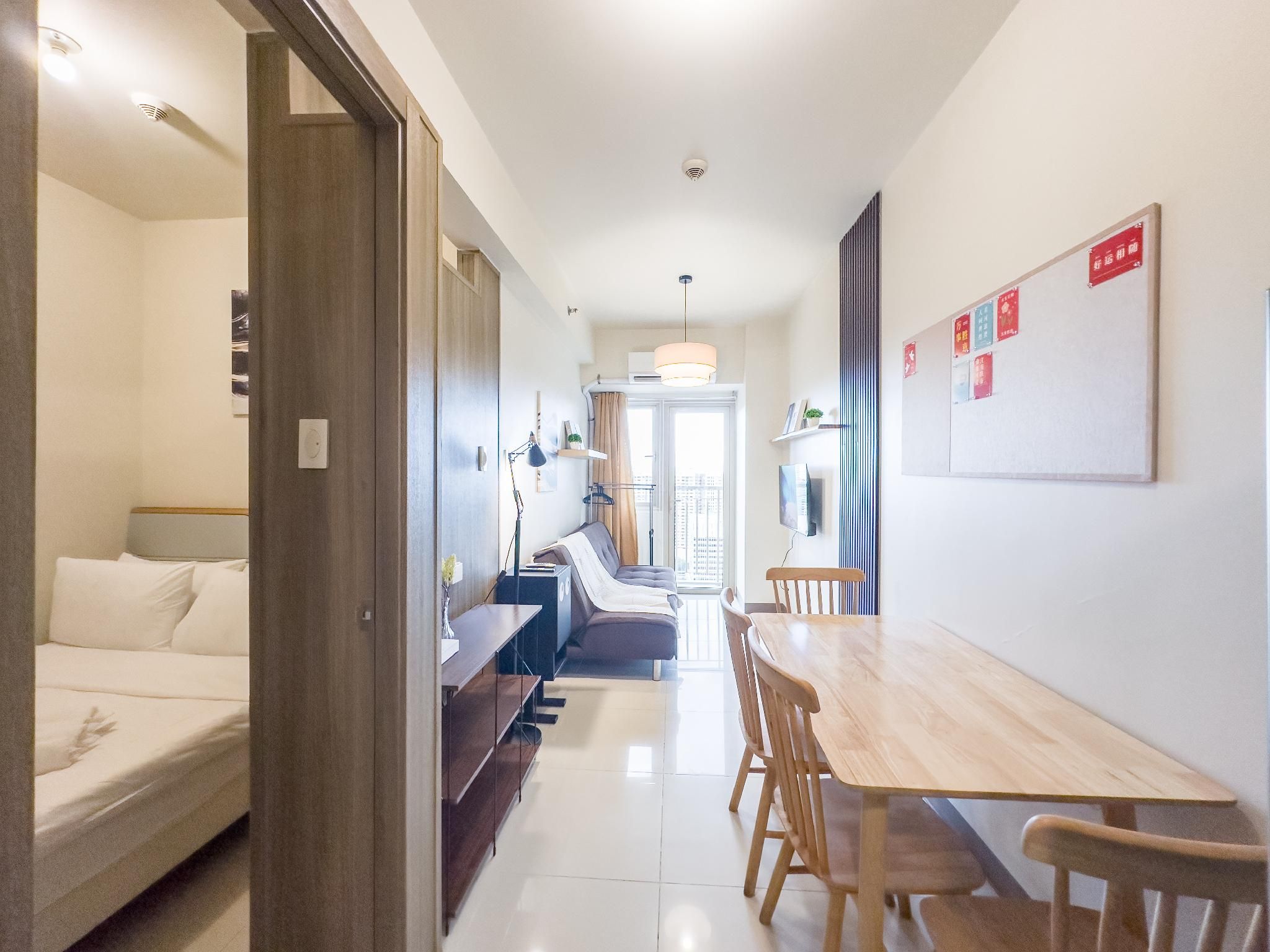 Muji Style - Cozy Family Suite with Balcony