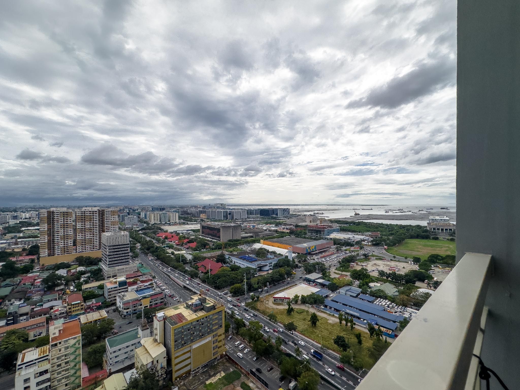 Modern Style | Cozy Suite With View Of Manila Bay