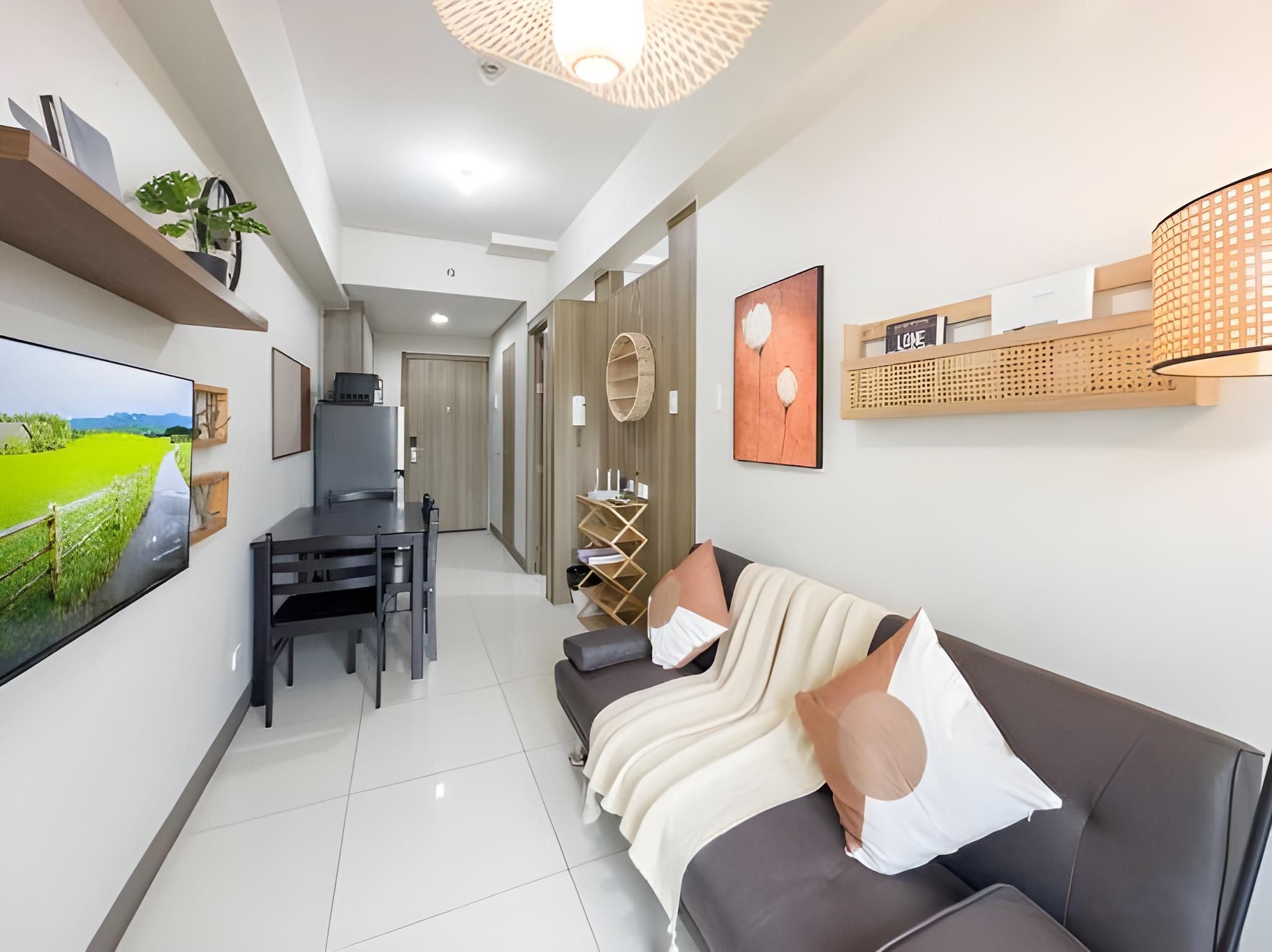 Nordic Style - Cozy Suite with City View Balcony