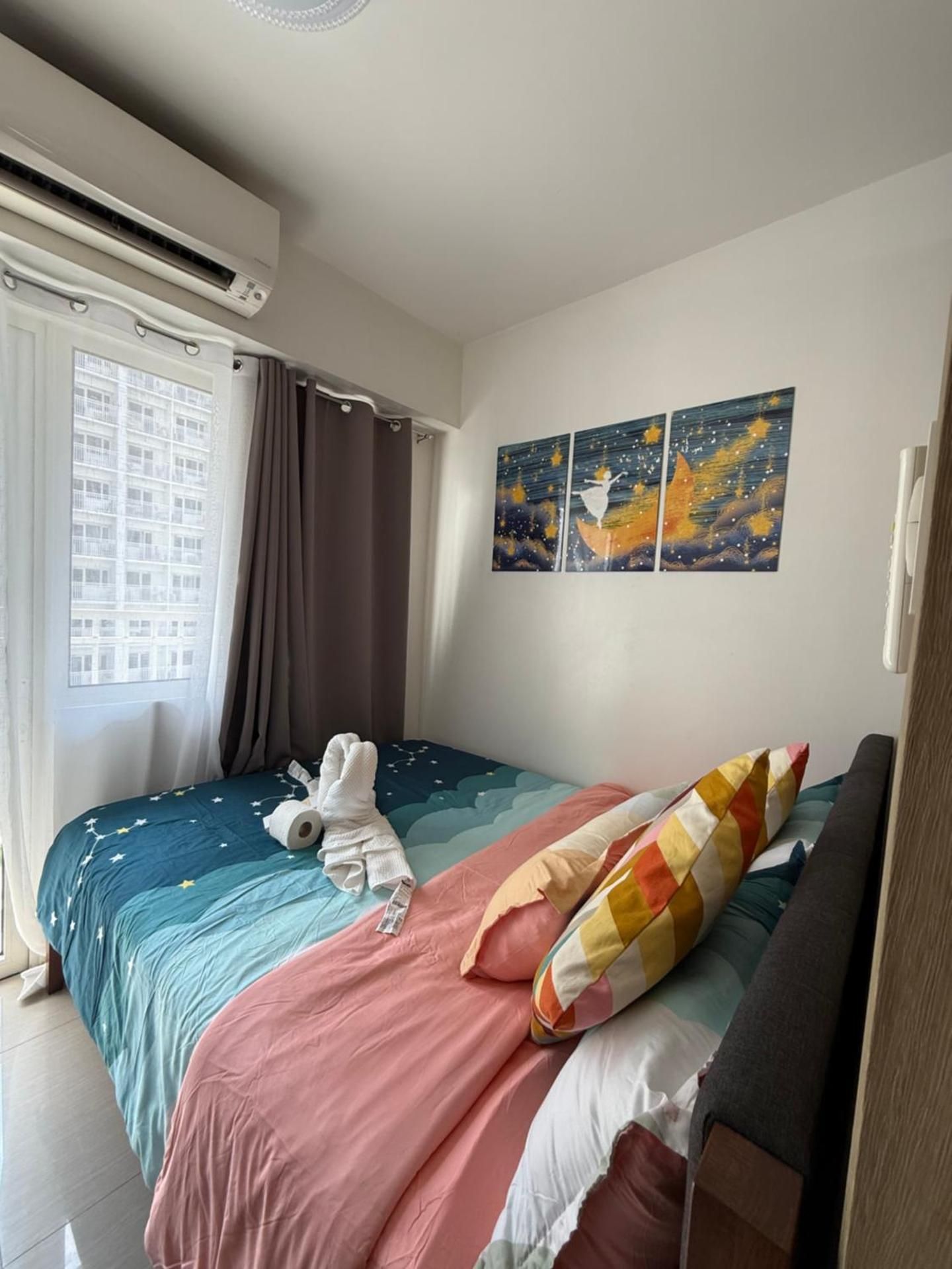 Queen Room with Pool View