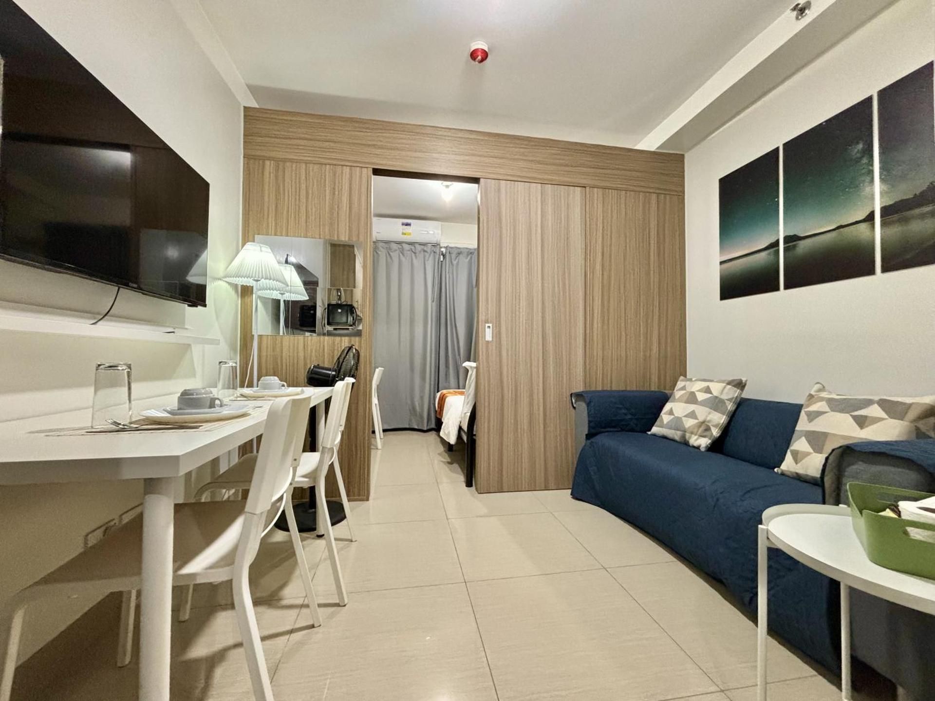One-Bedroom Apartment with Balcony
