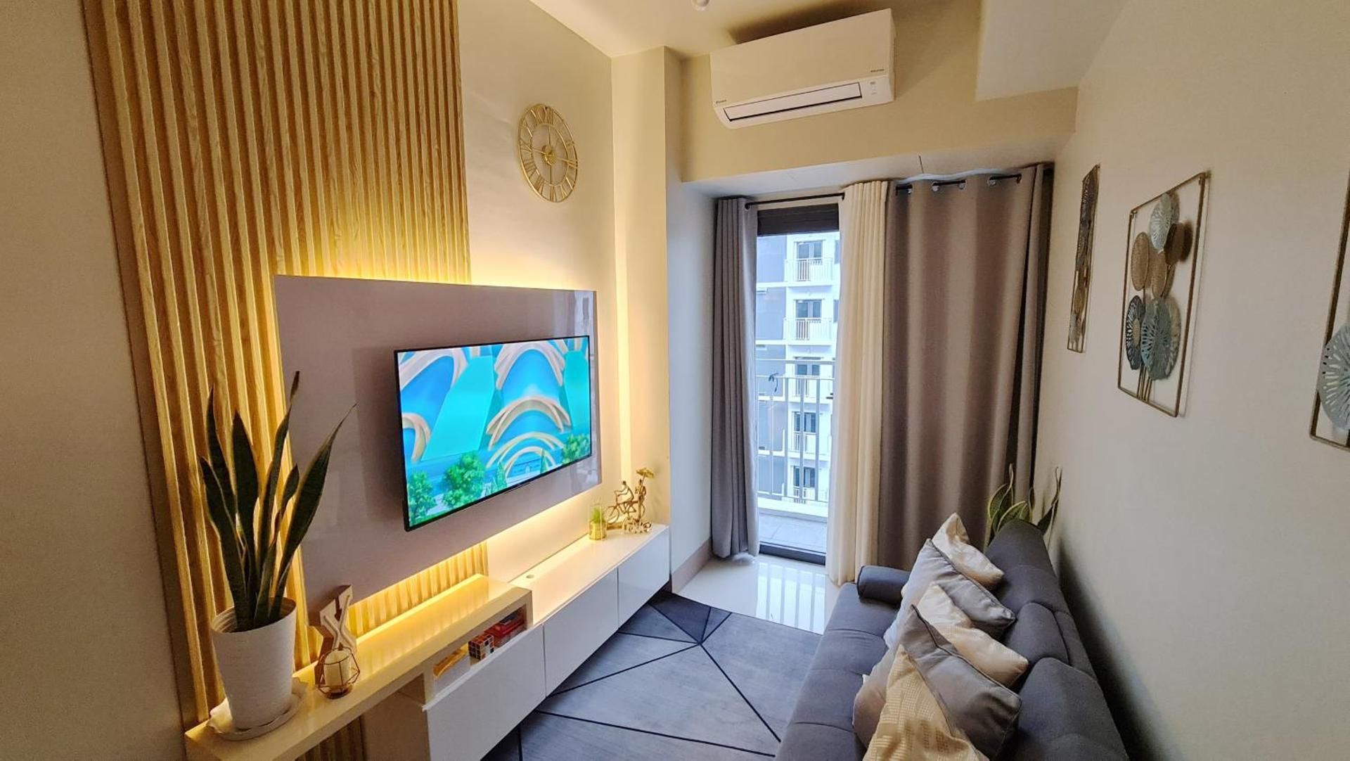 Junior Suite with Pool View
