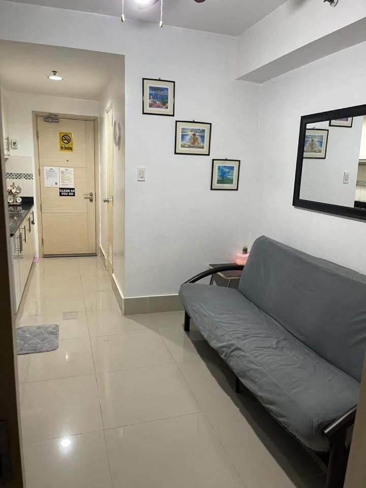 One-Bedroom Apartment With City View
