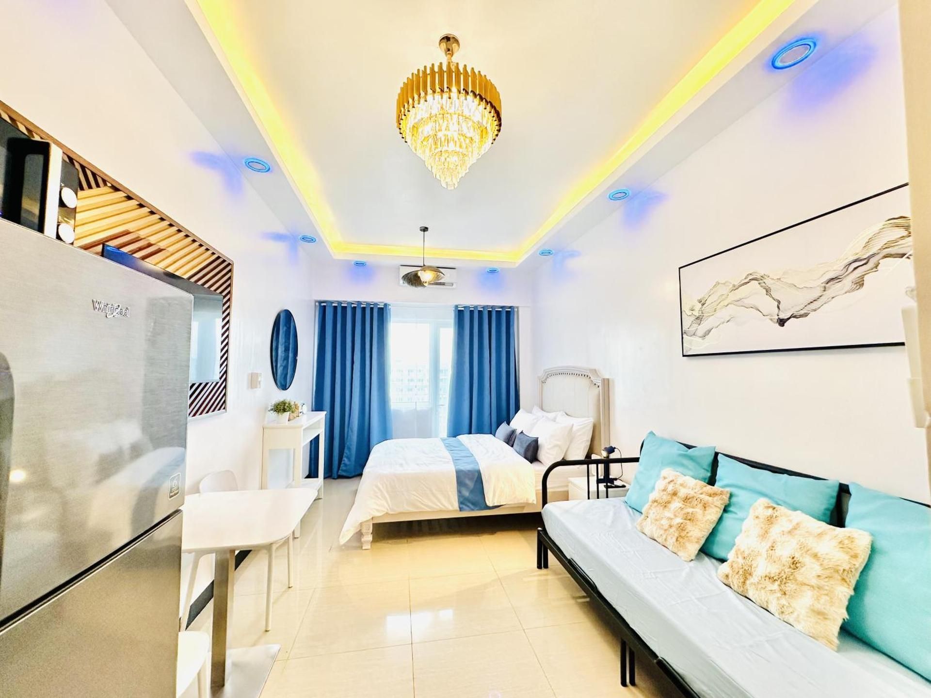 Suite with Pool View