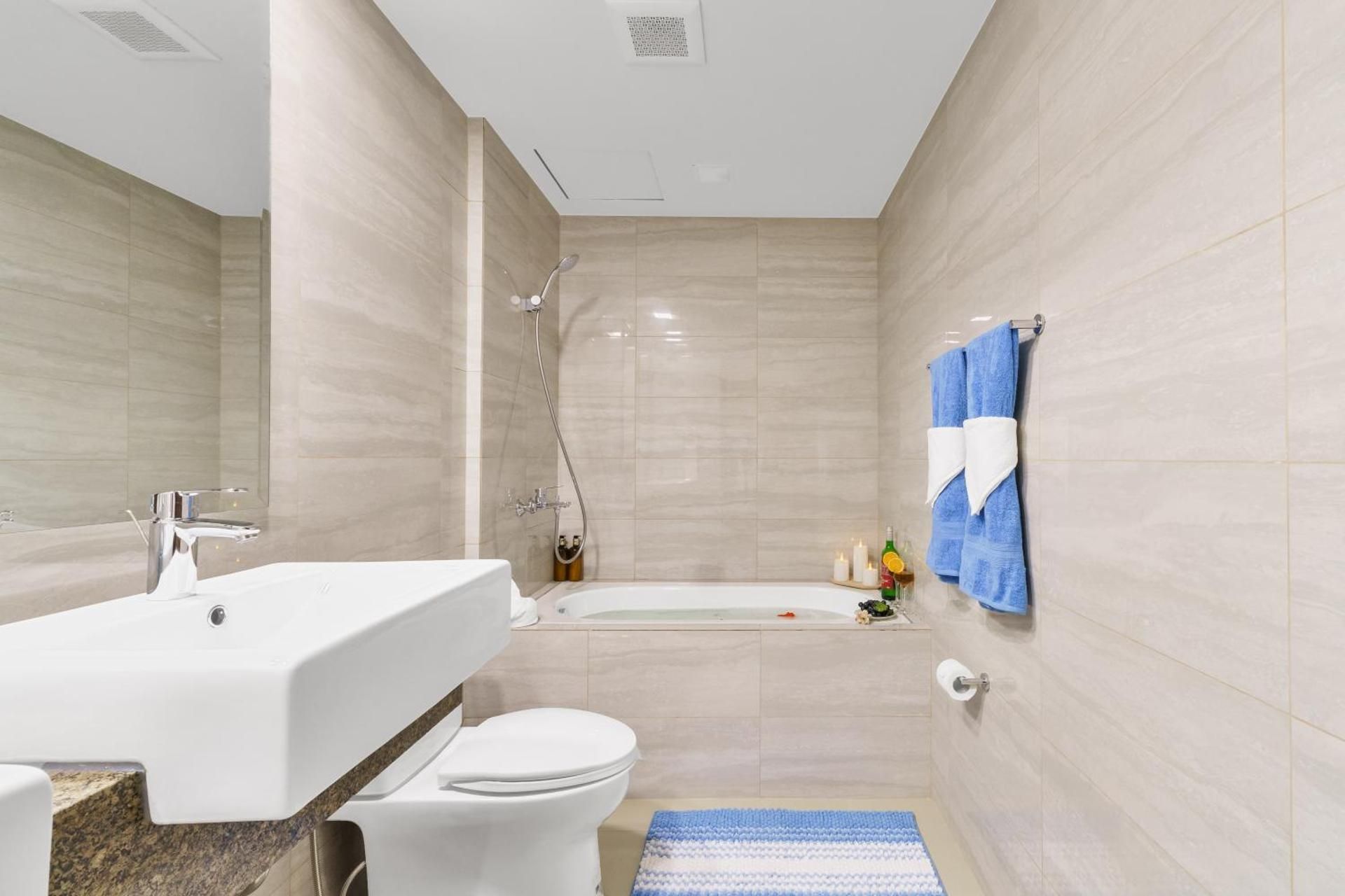 Three-Bedroom Apartment with Lake View