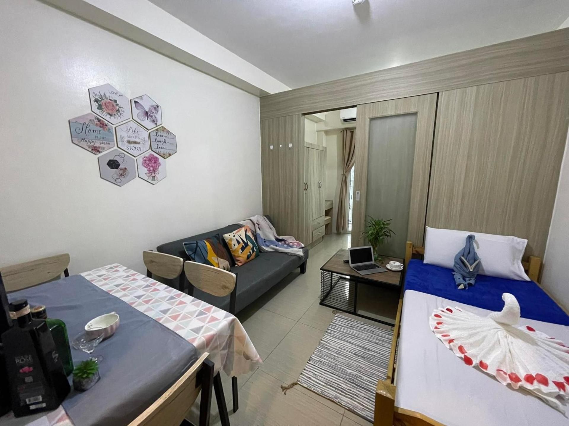 Shore Residences Mall of Asia Stays by PBYY 1 Bedroom