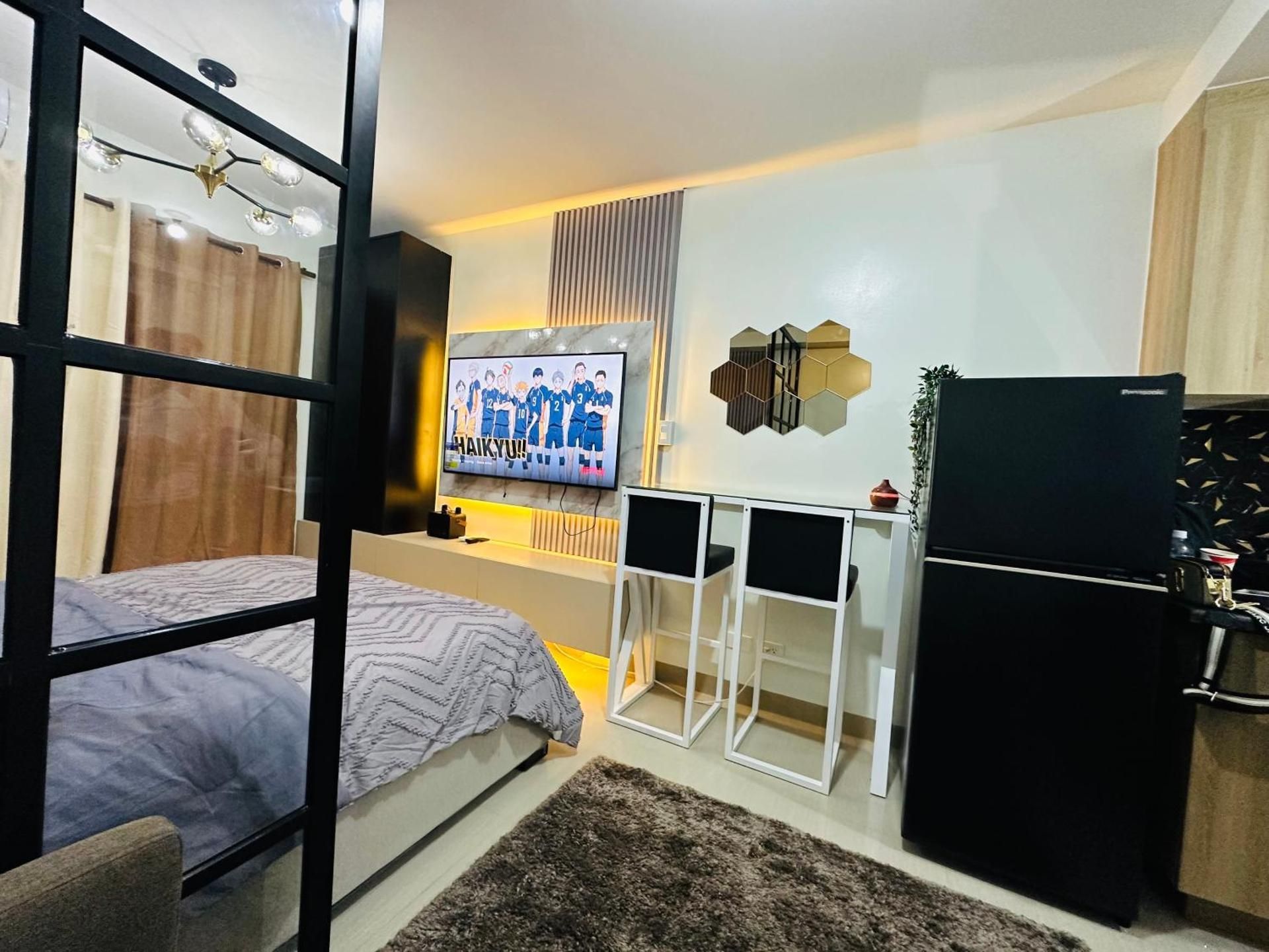 Apartment with City View