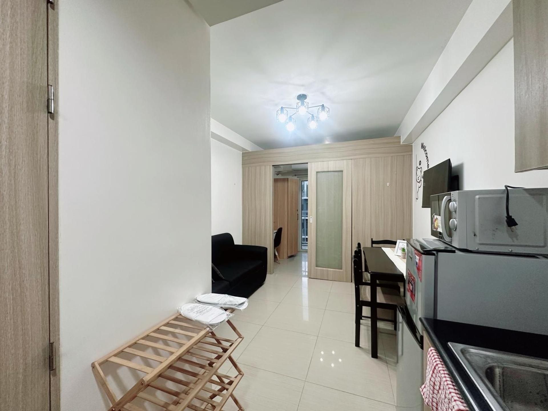 Deluxe Studio