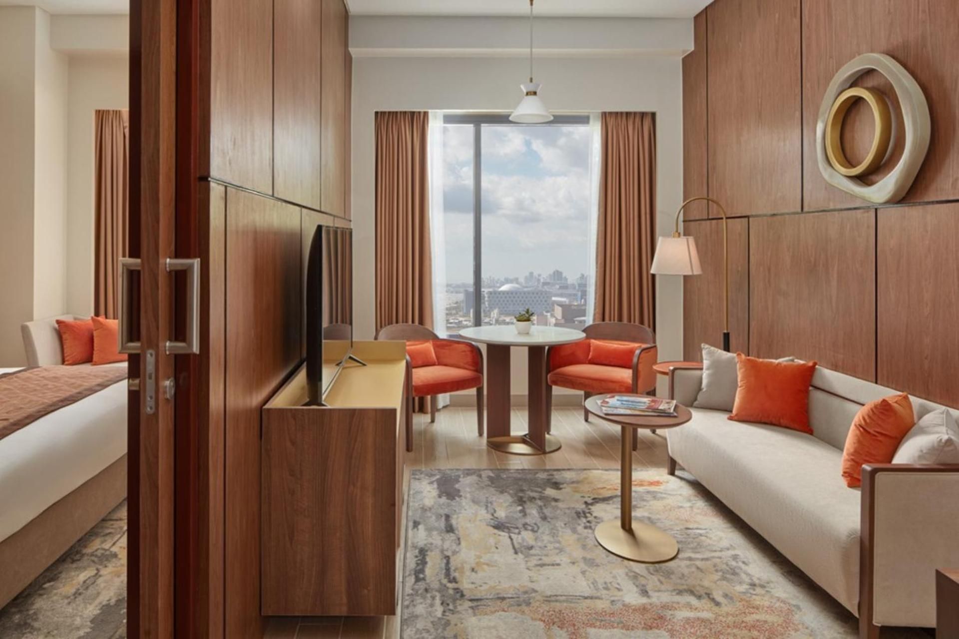 Executive 1 Bedroom Suite with Free Scheduled Airport Shuttle Service