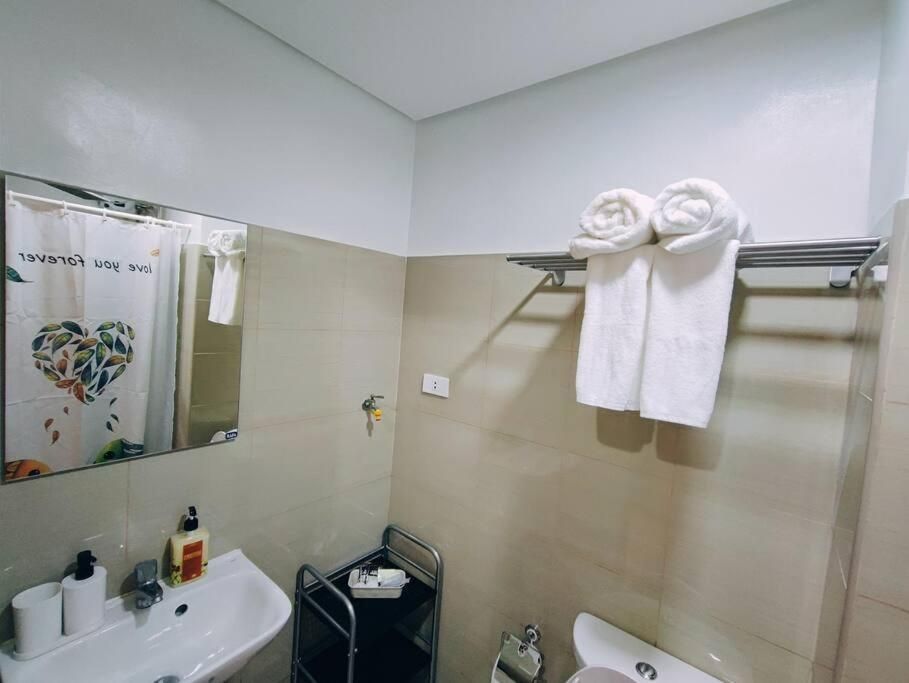 Philippine International Convention Center 676 DYNASTEL SHORE One-Bedroom Apartment 2