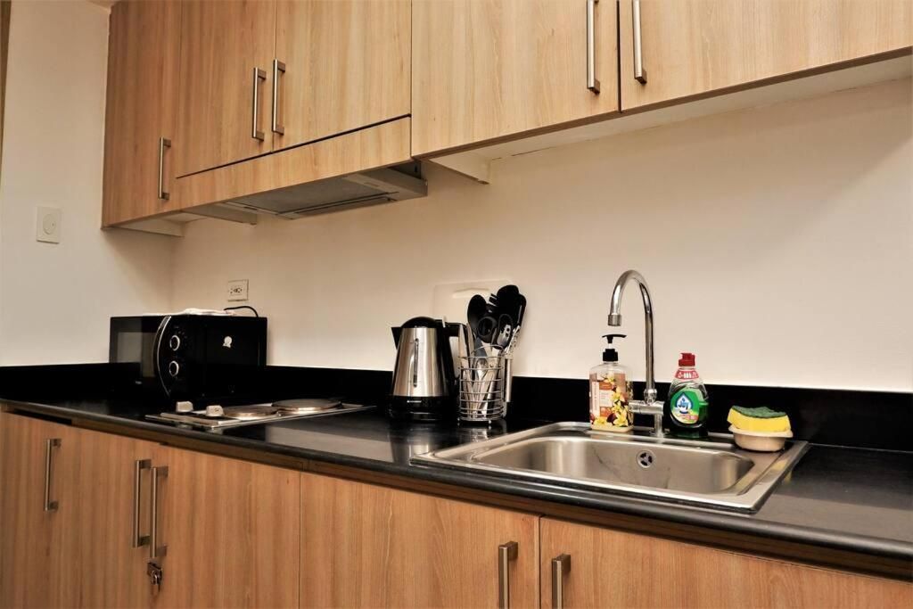 Philippine International Convention Center 676 DYNASTEL SHORE One-Bedroom Apartment 3