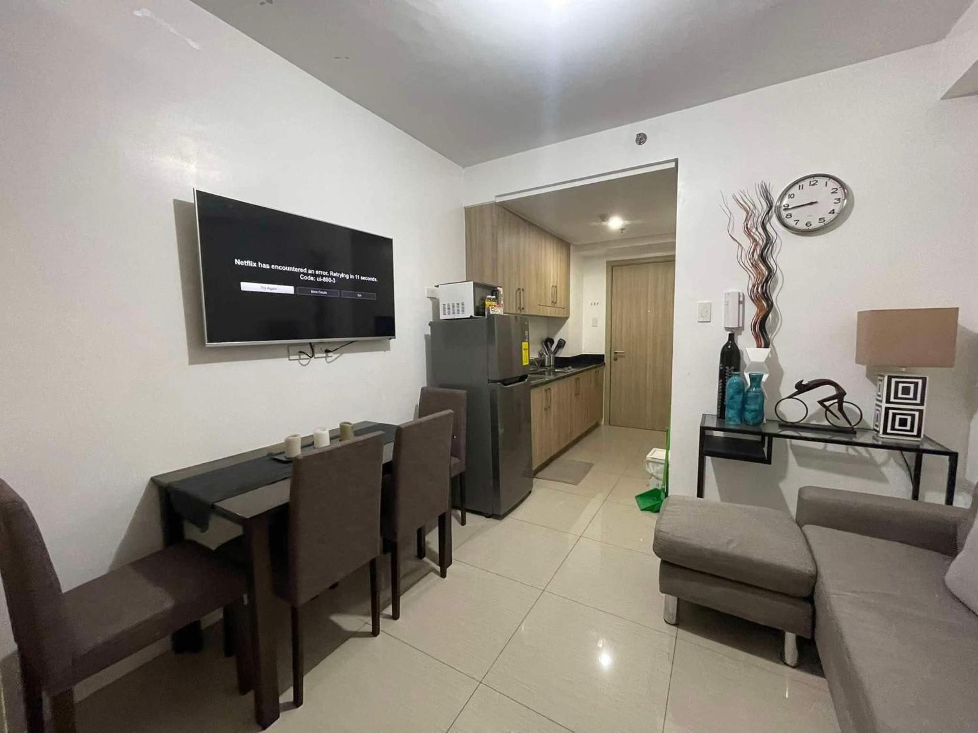 One-Bedroom Apartment with Balcony