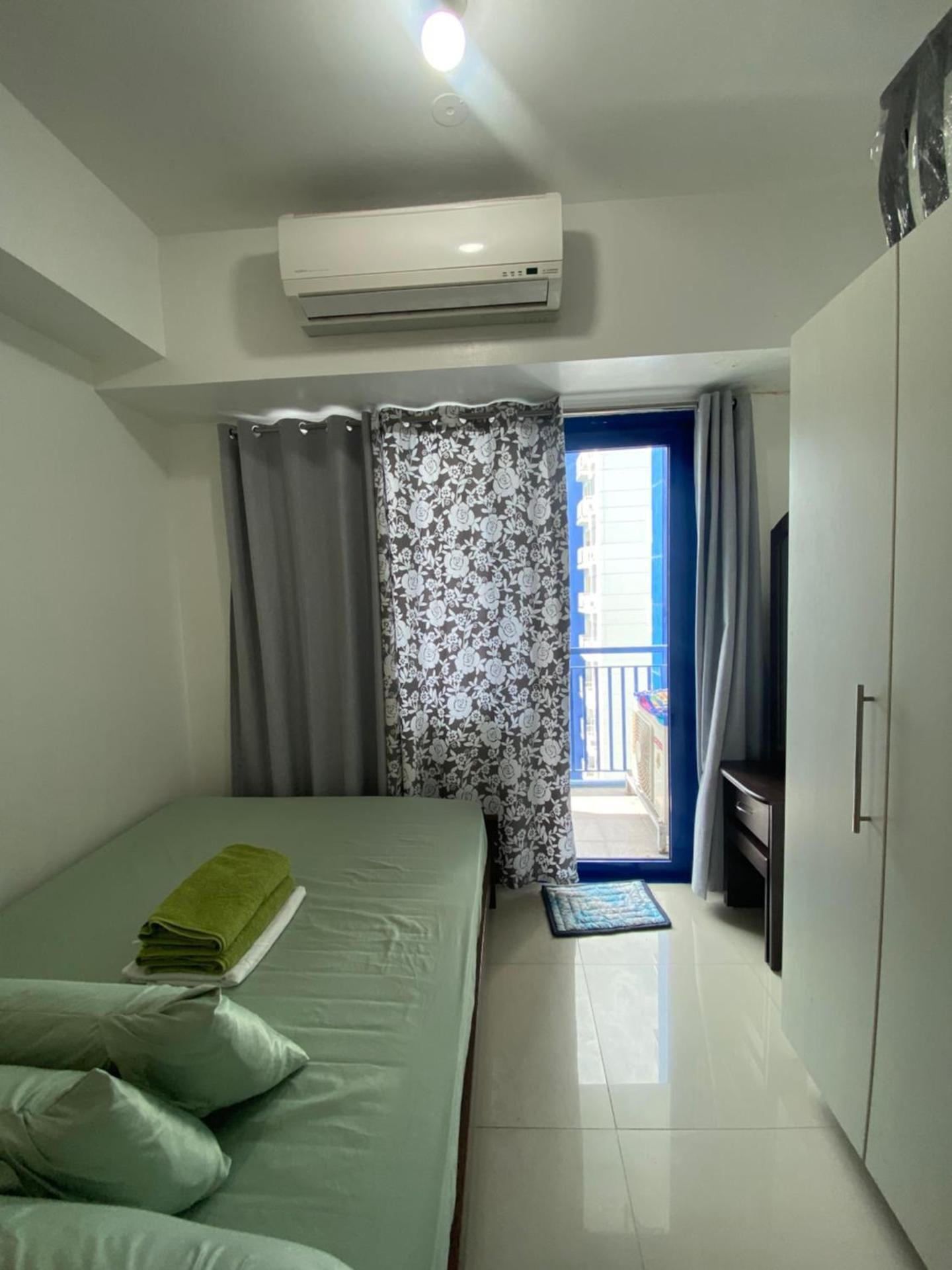 Studio with Balcony