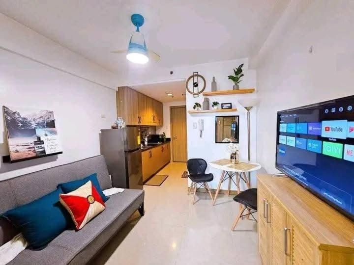 Apartment with City View