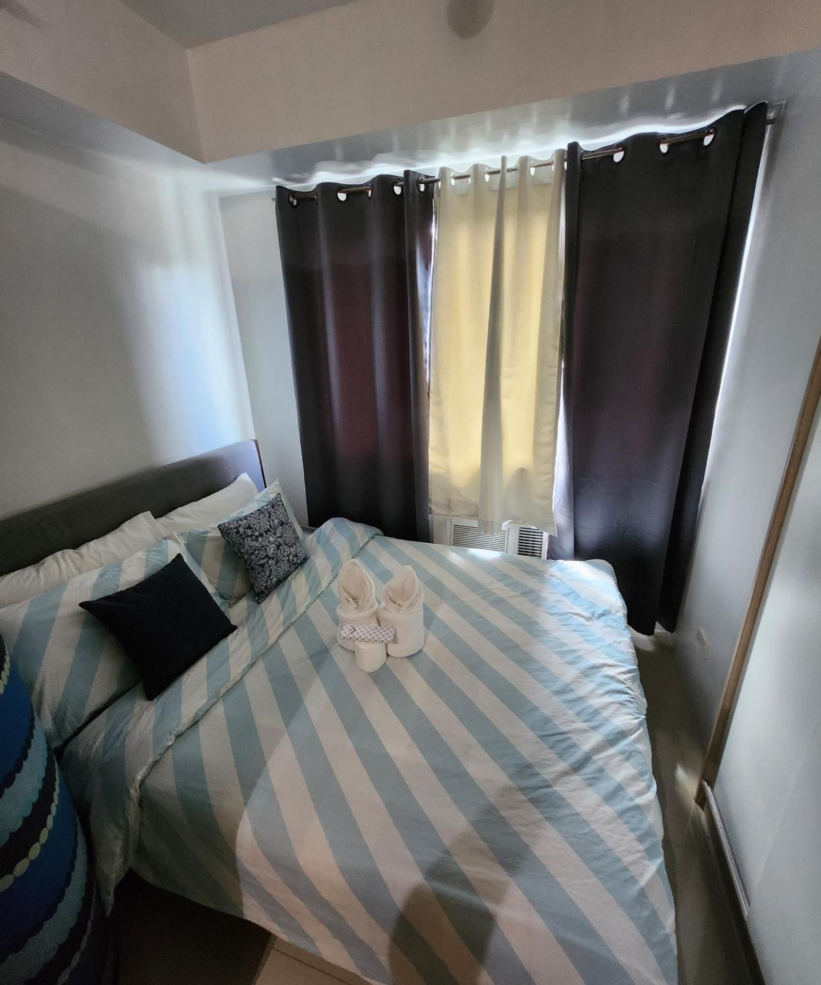 Studio with Sofa Bed