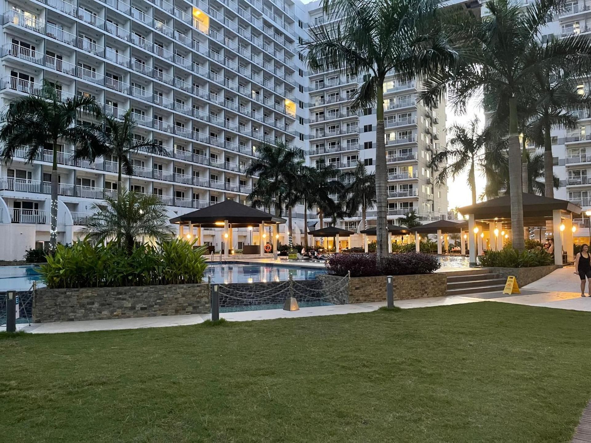 Amour Staycation Shell residences 