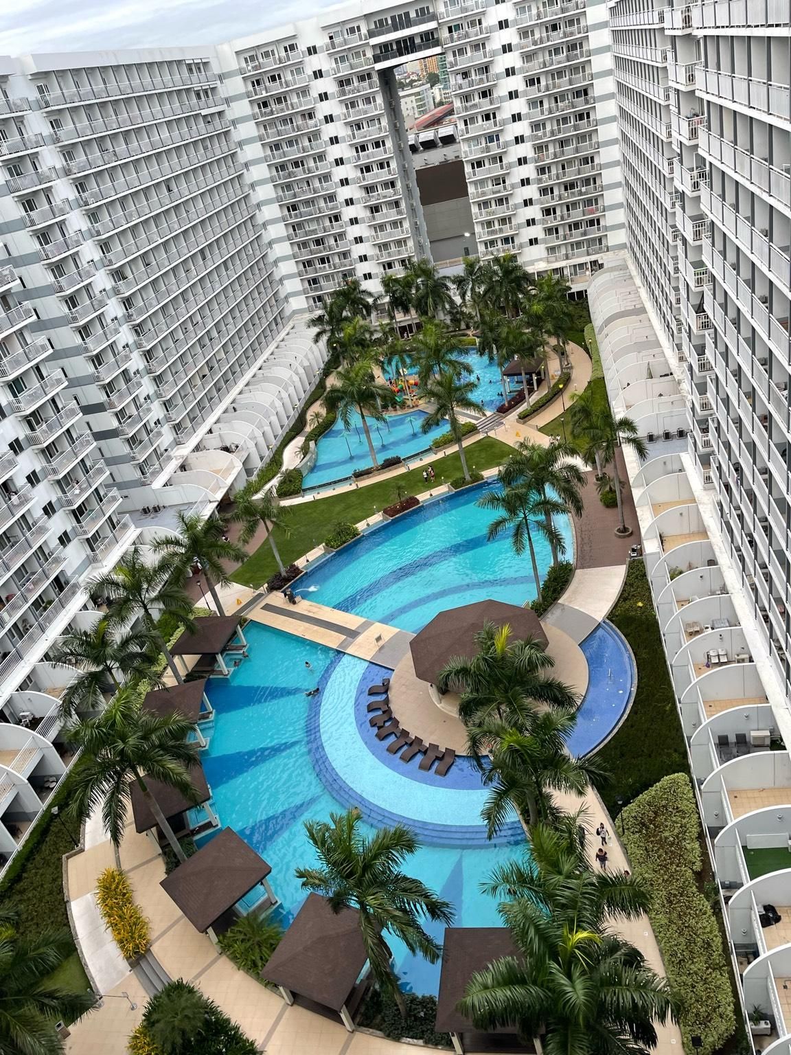Amour Staycation Shell residences 