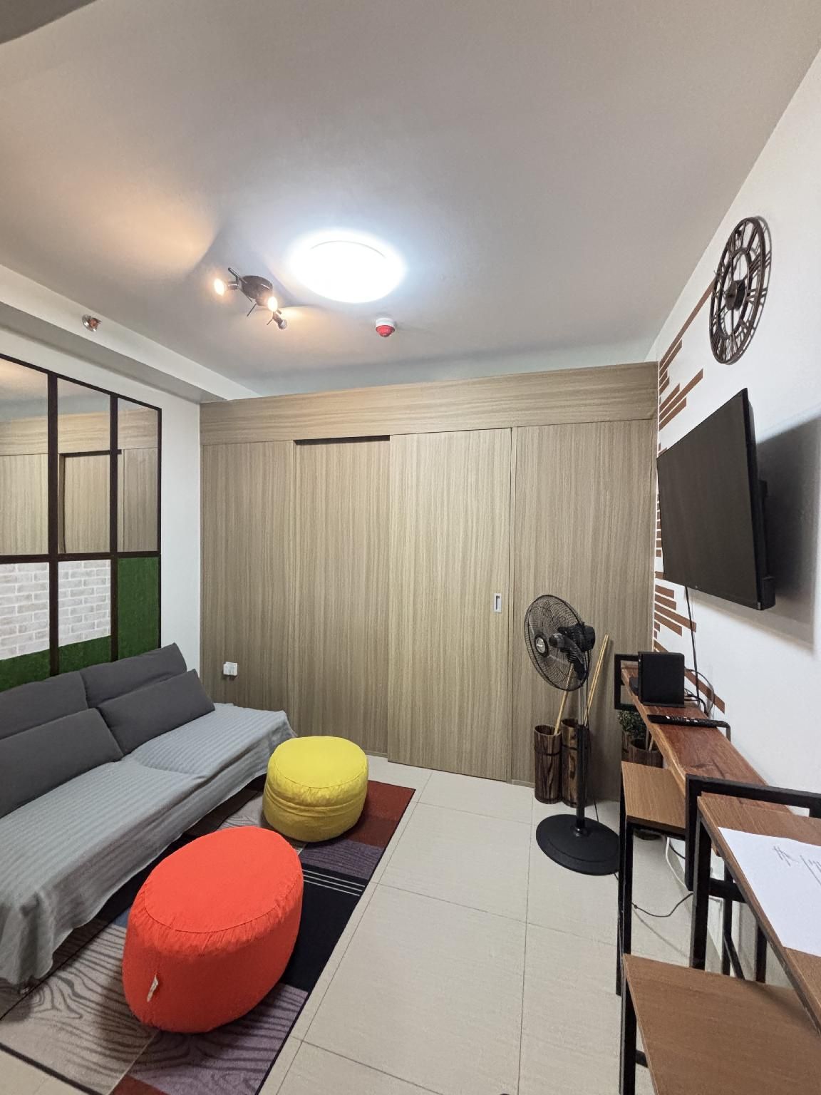 941417e1b8ba815cf75b6424a1b1650c