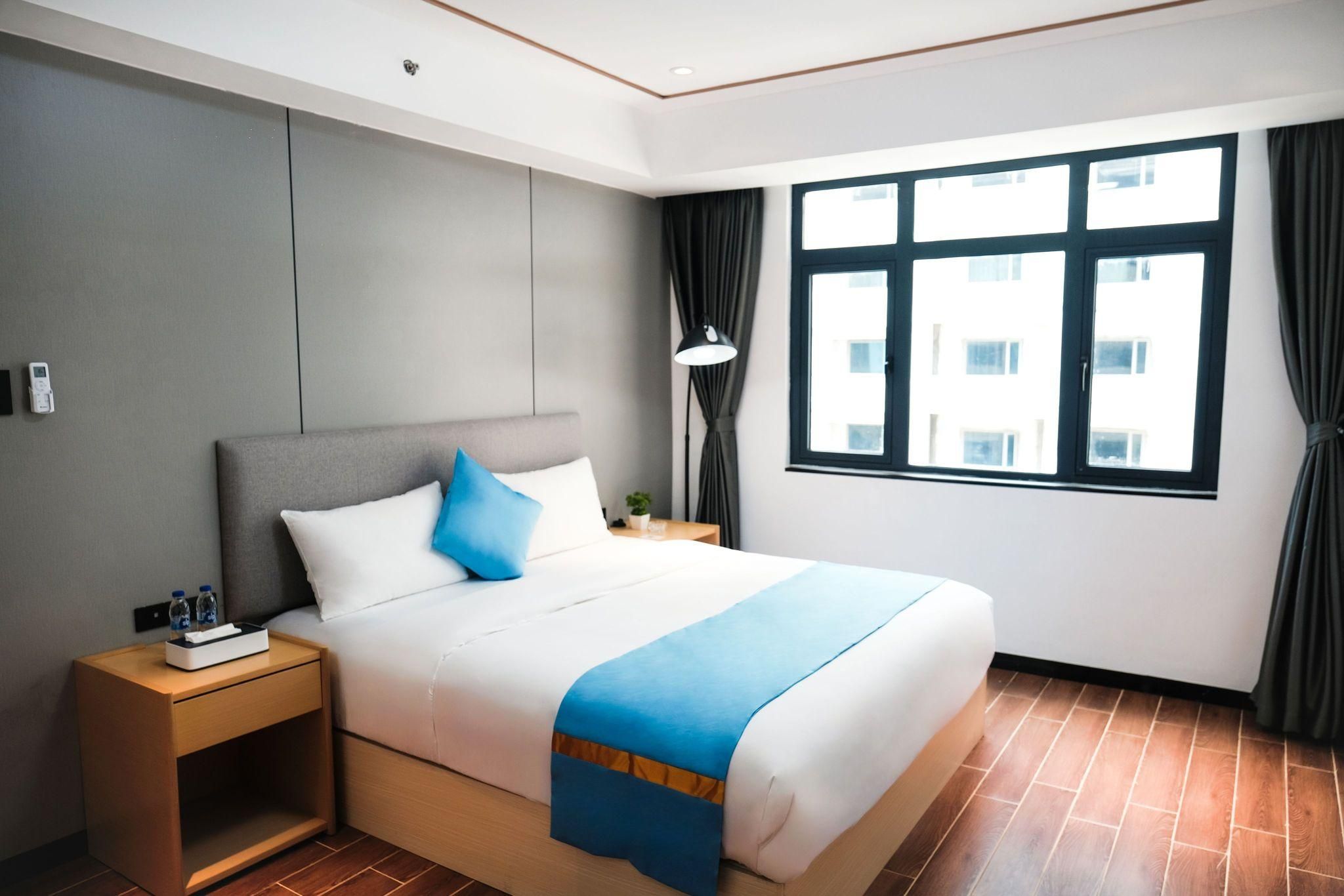 Business Suite Room