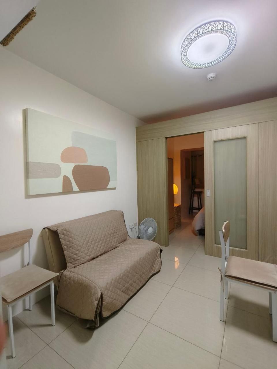 Barkada Pamilya BnB by Metro Staycation Apartment 2
