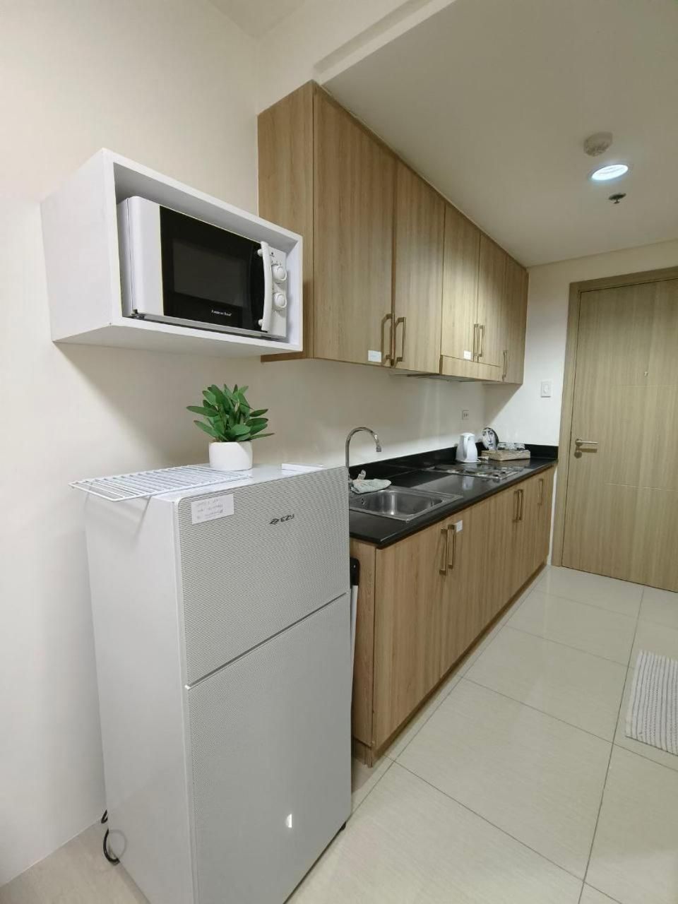 Barkada Pamilya BnB by Metro Staycation Apartment 3