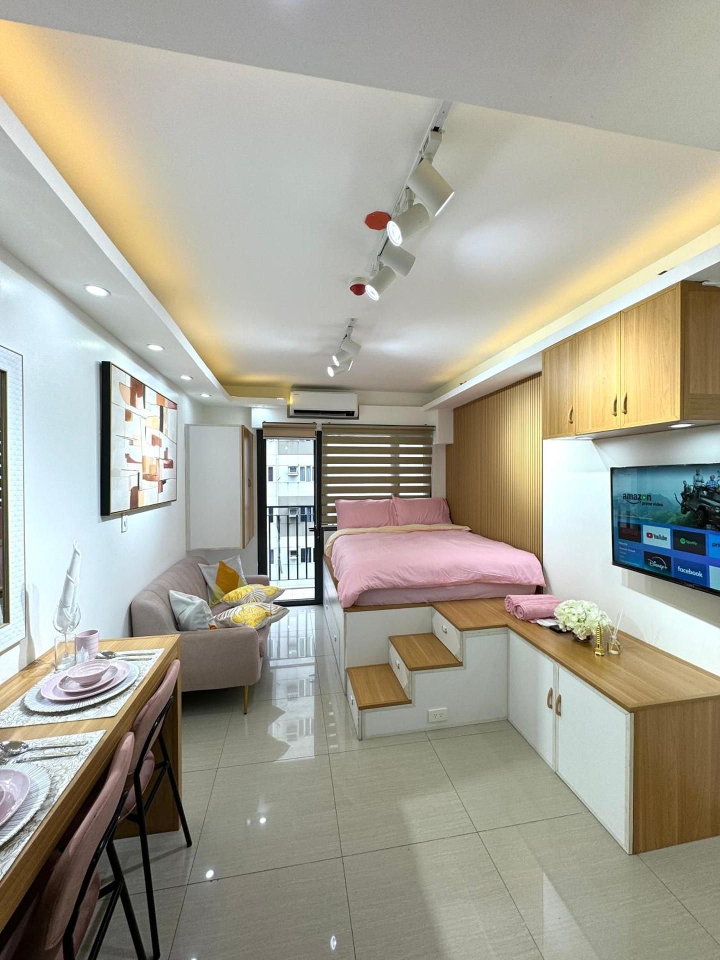 Apartment with View and Balcony