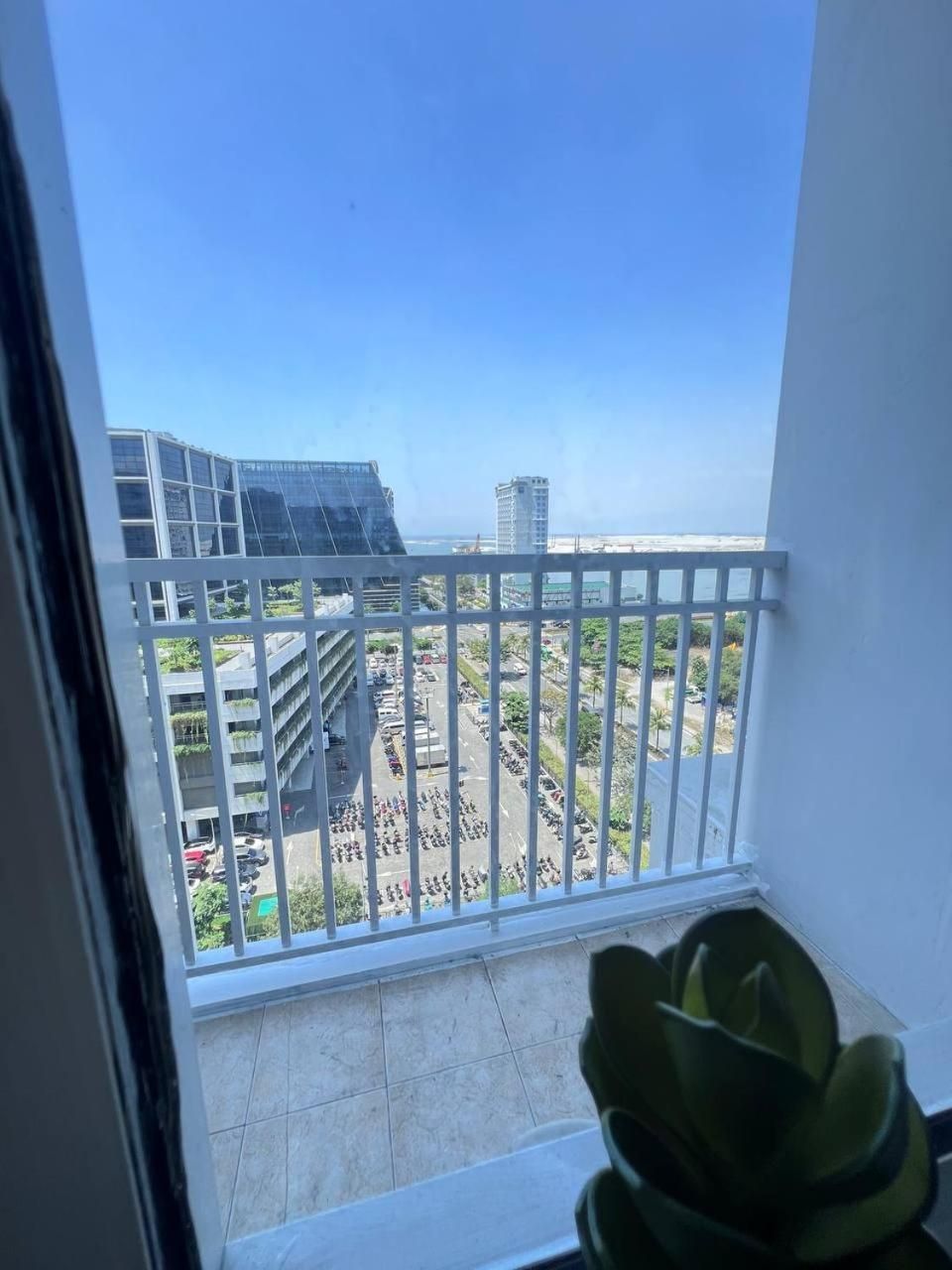 Apartment with Pool View 