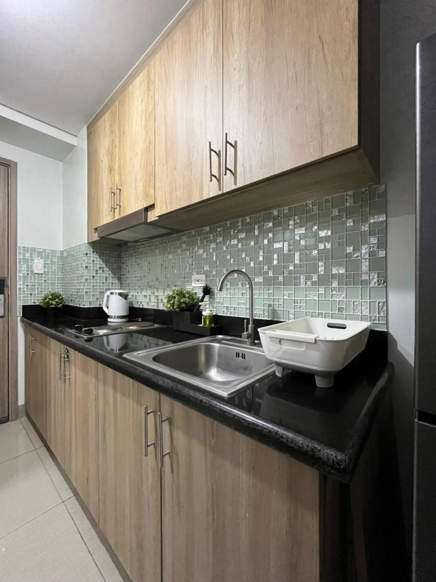 Deluxe One-Bedroom Apartment