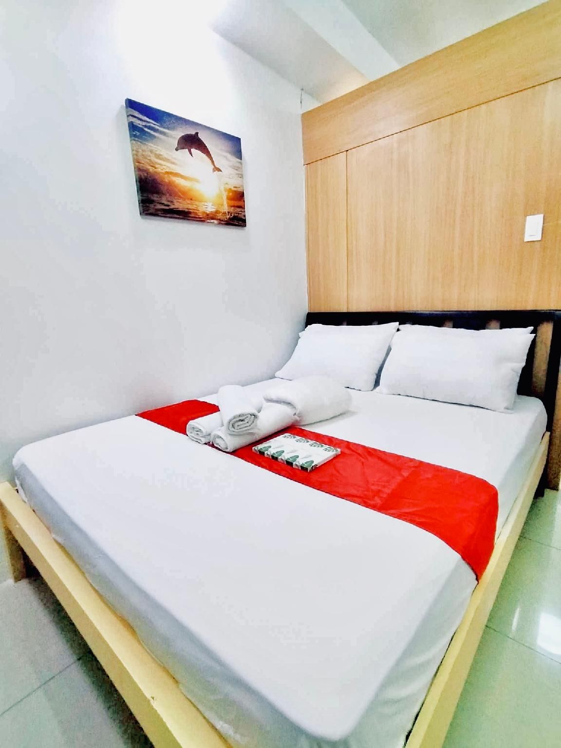Standard - 1 Queen Bed with Balcony