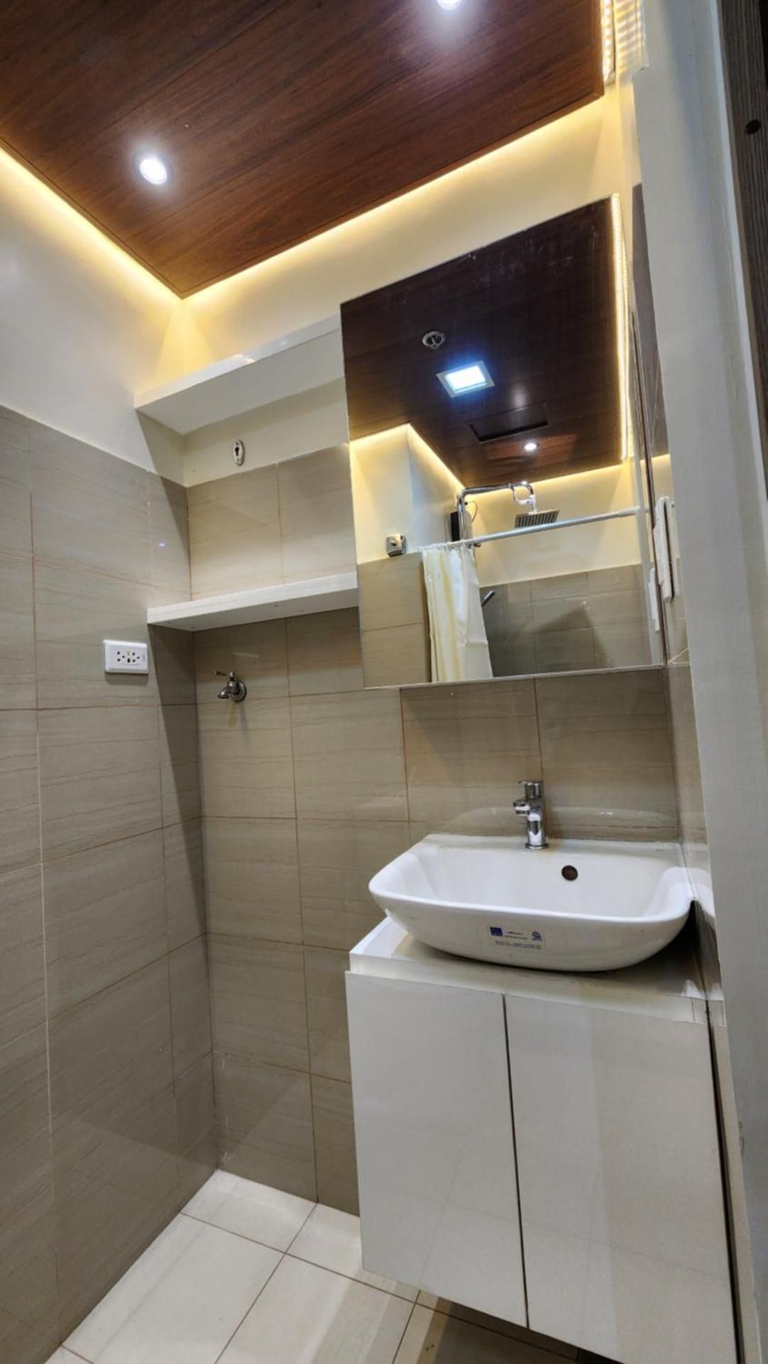Kakurega Manila Studio with Pool View 2