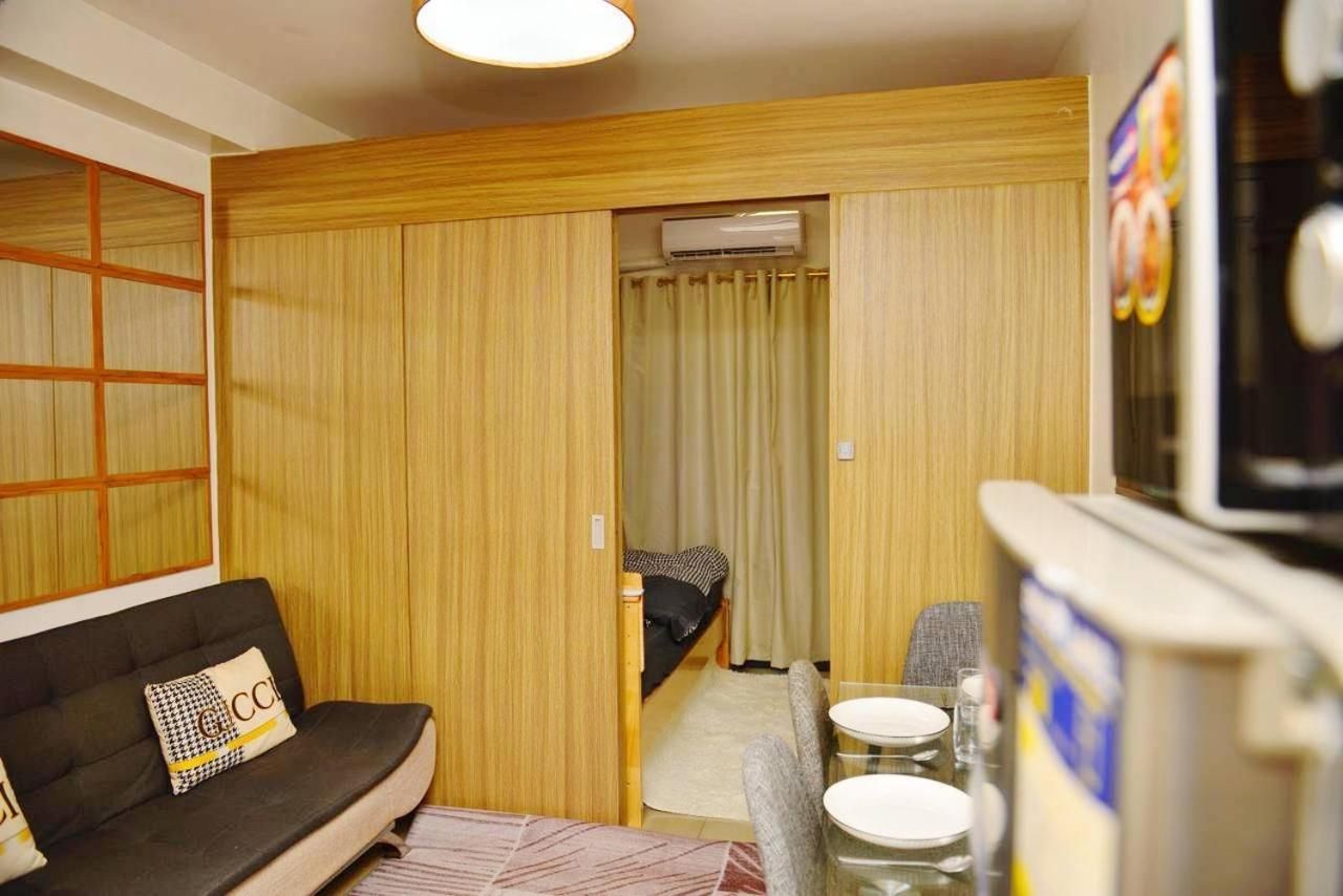 One-Bedroom Apartment with Balcony