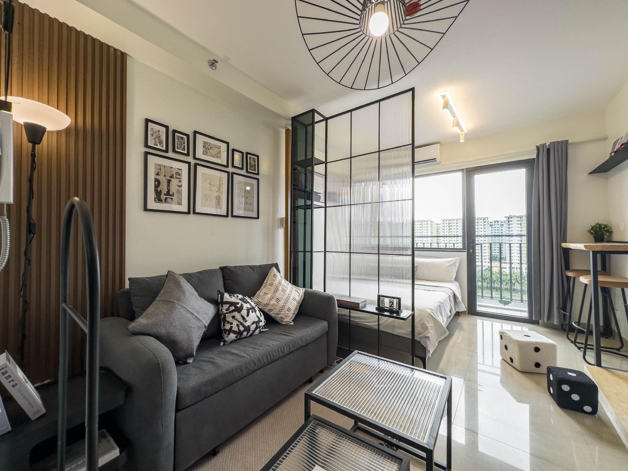 Modern Style | Luxury One Bedroom With Balcony