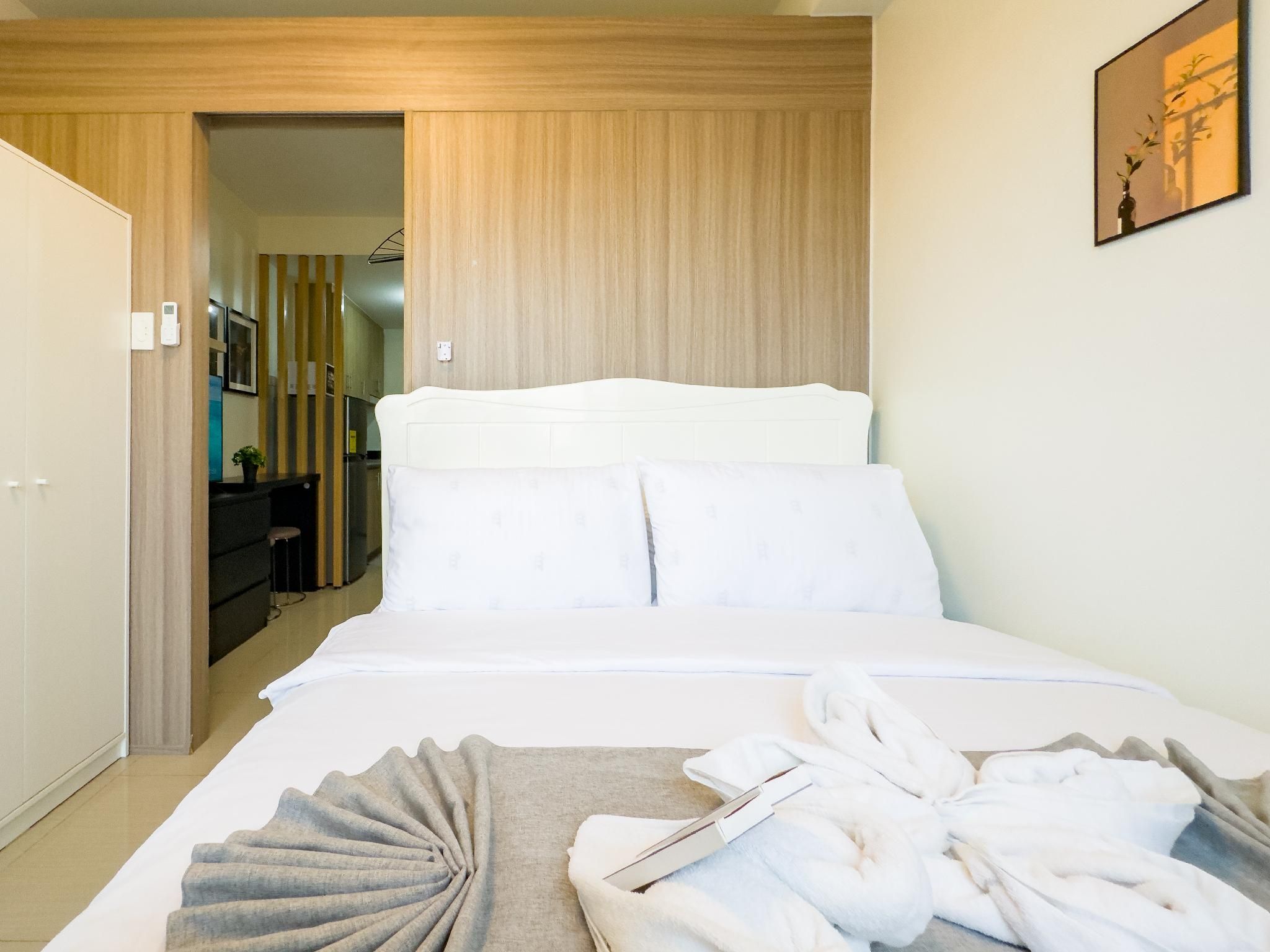 Modern Style - Luxury Suite with Balcony