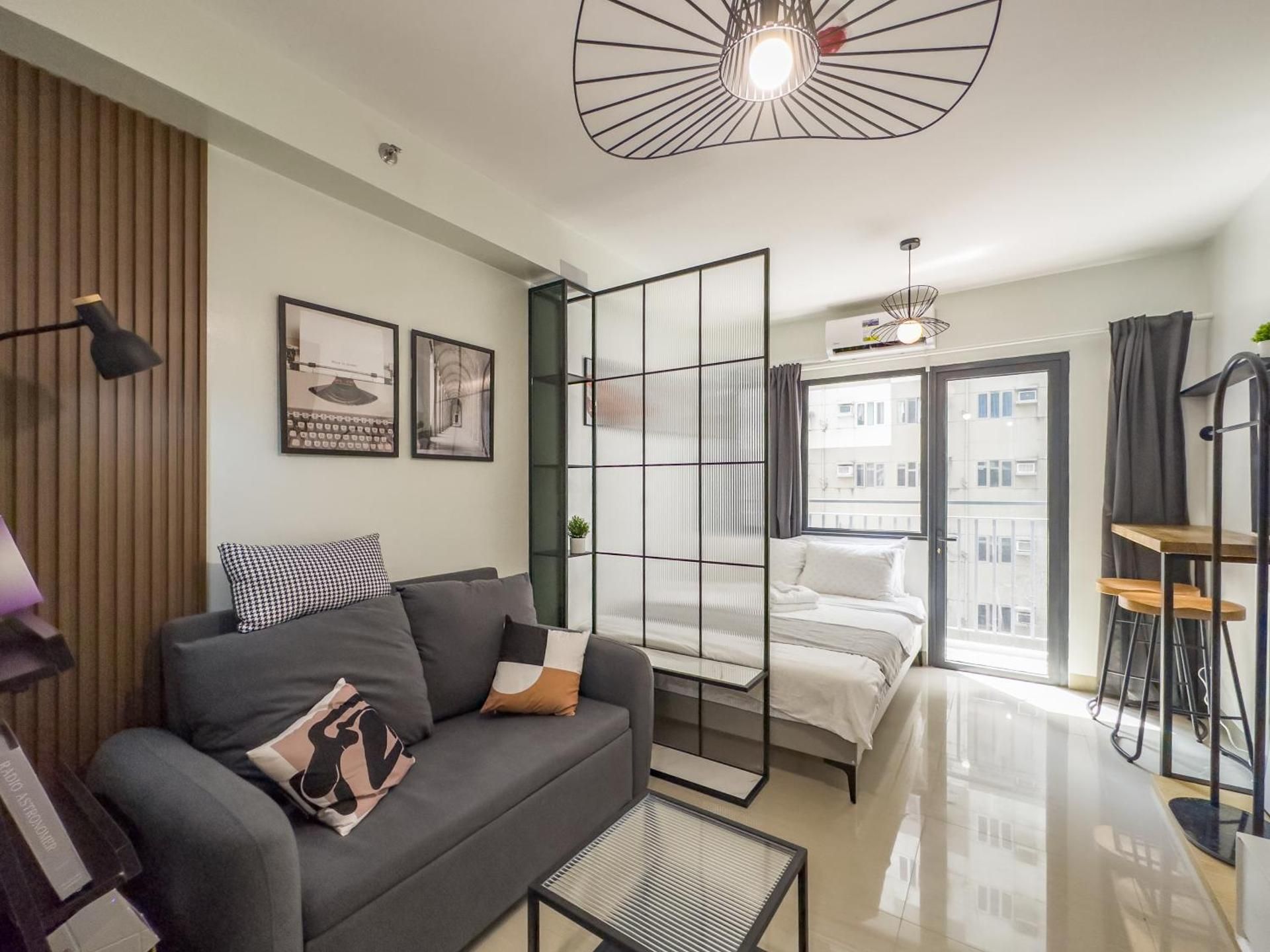 Modern Style | Deluxe One Bedroom With Balcony
