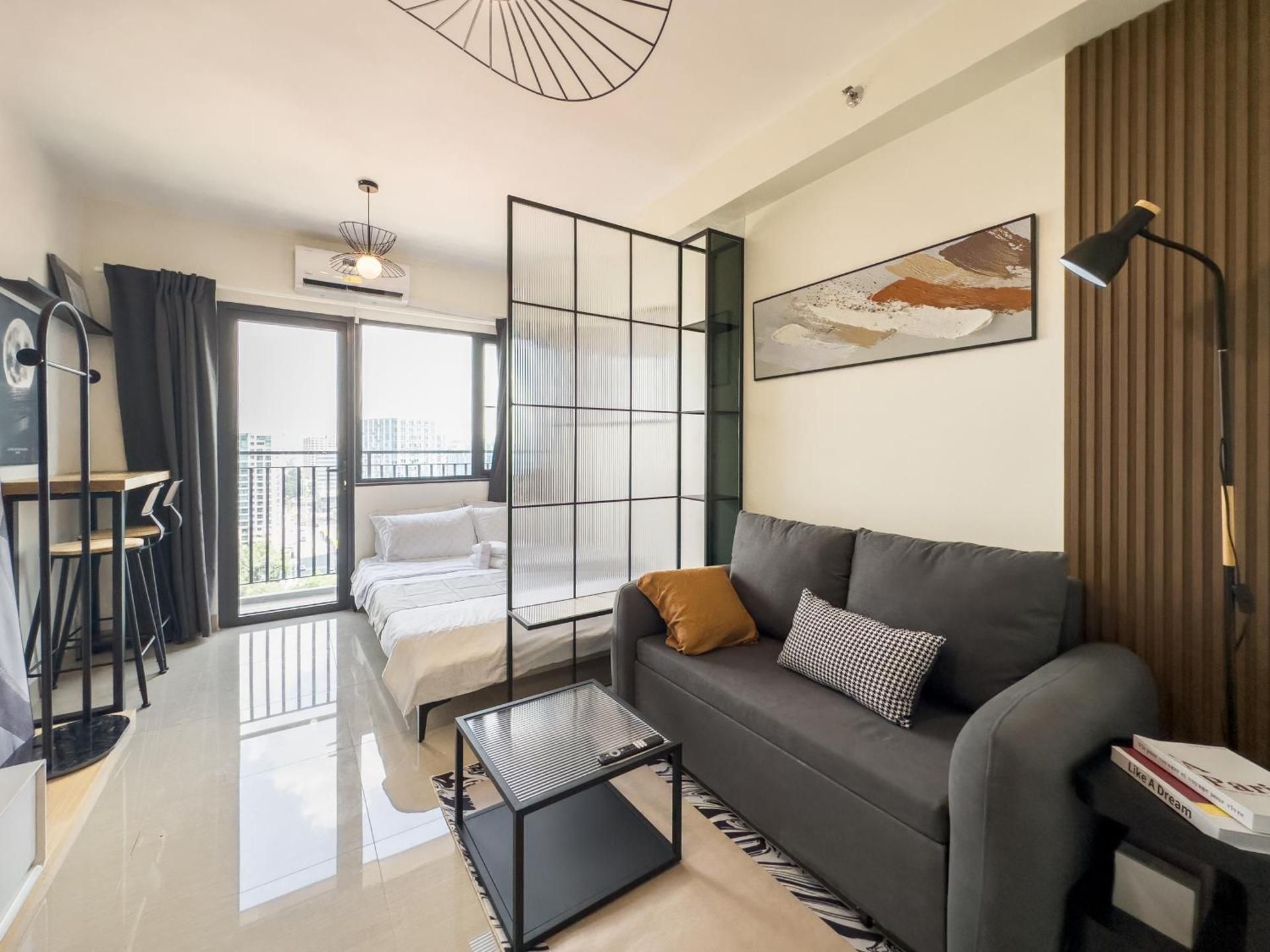 DELUXE APARTMENT