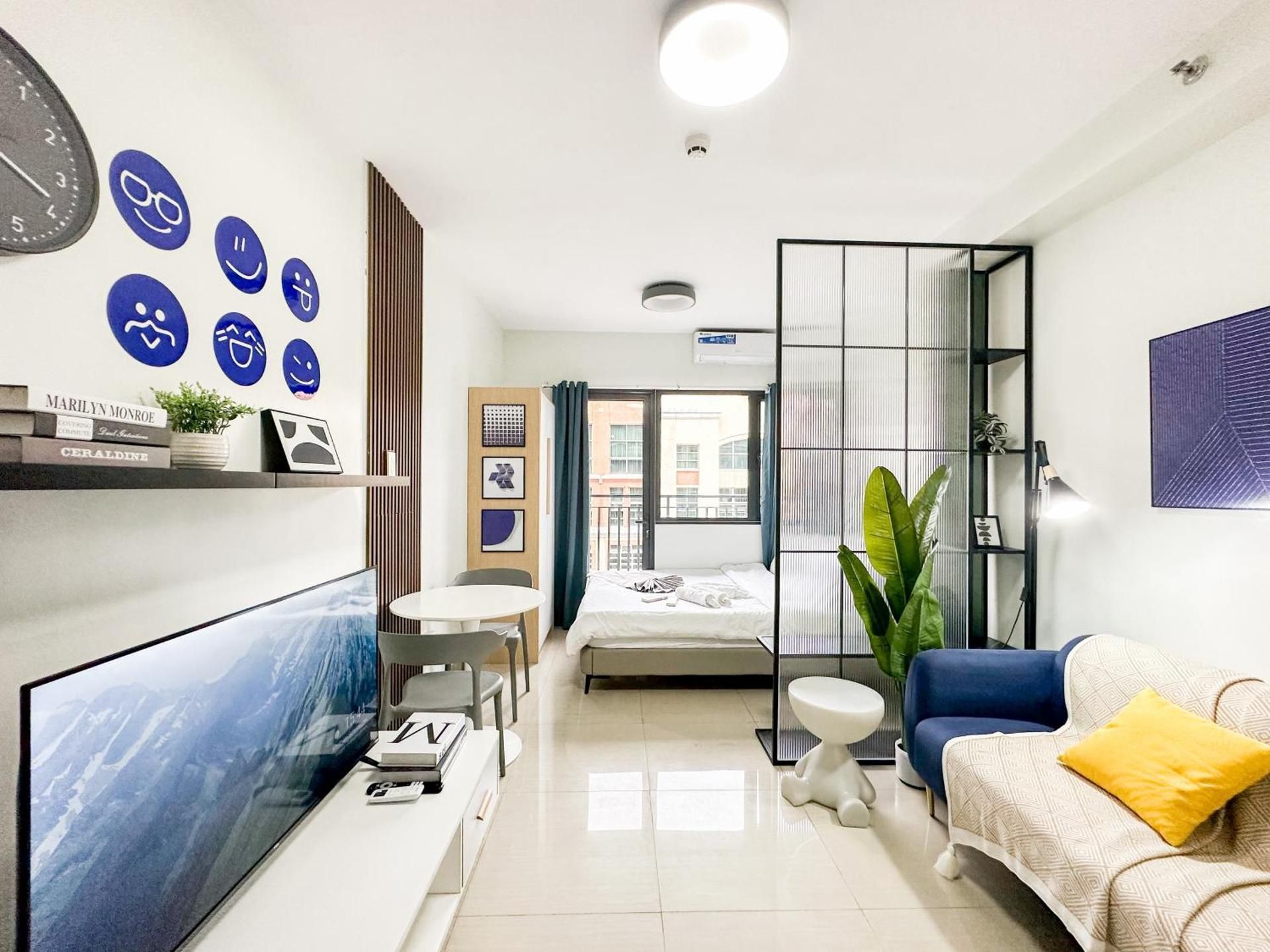 Costal Style | Superior One Bedroom With Balcony