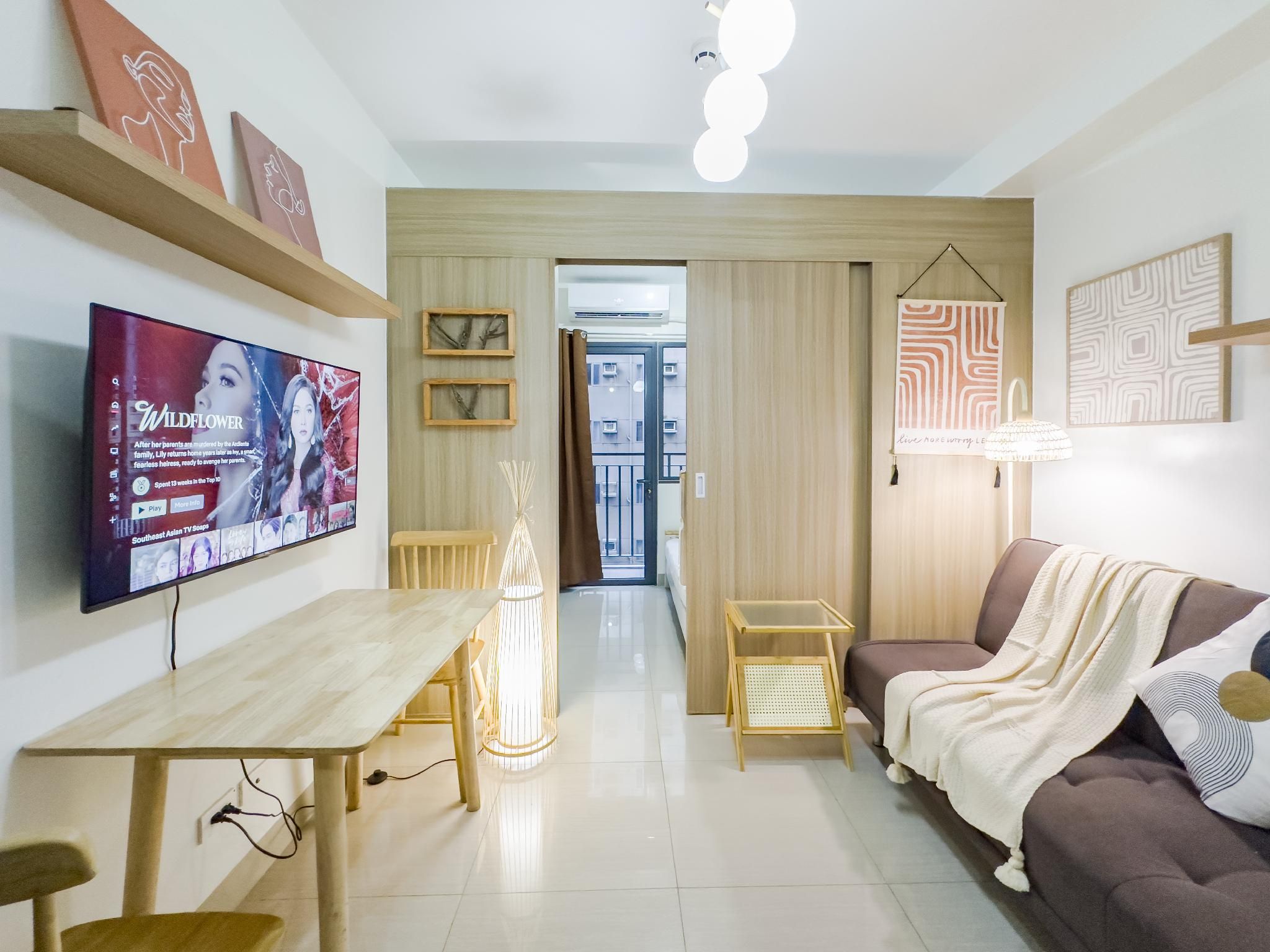 GemstoneBR in SMDC Shore 2 Residences Woodsy Style | One Bedroom With Balcony 3