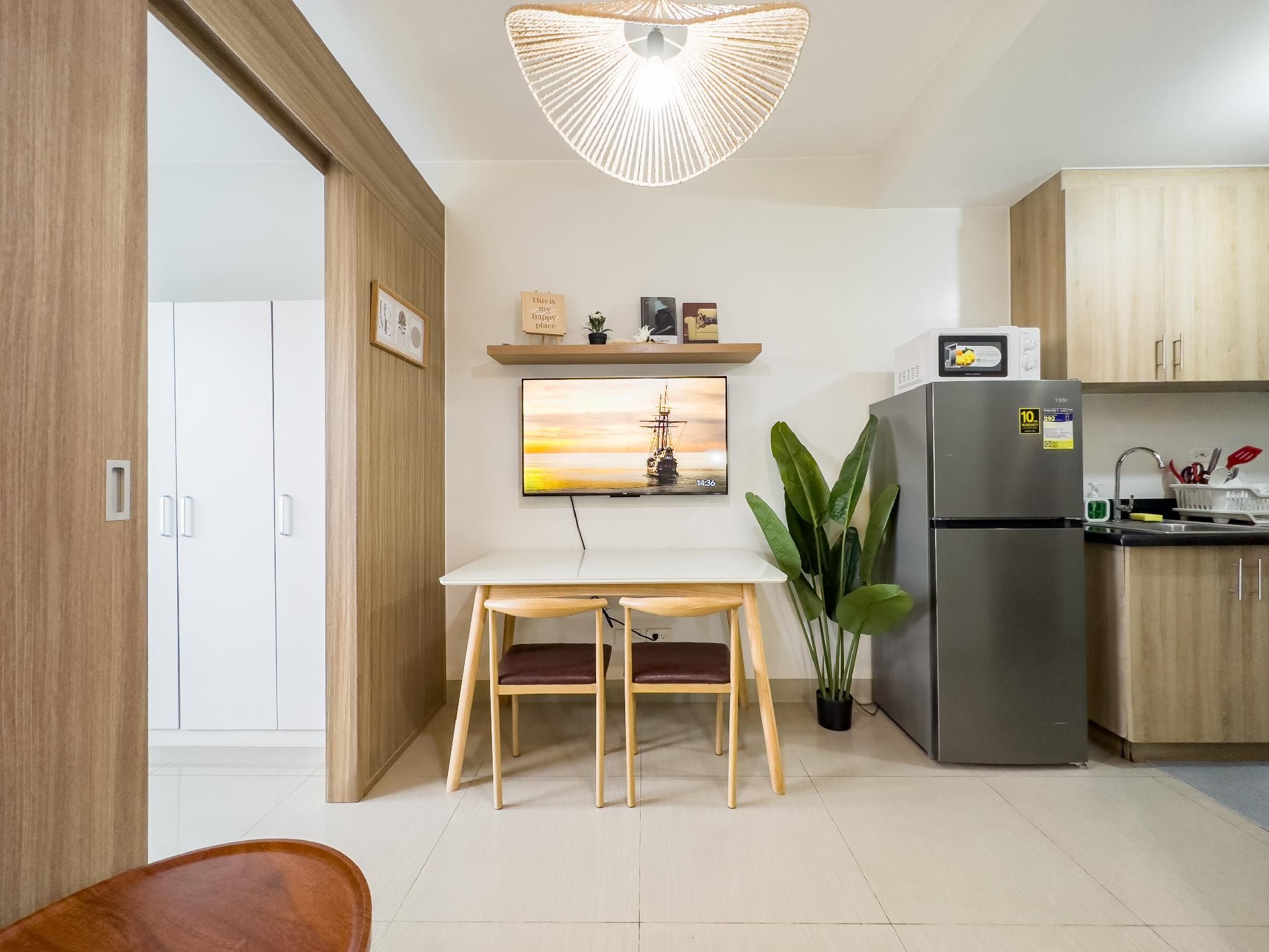 Minimalist Style - Superior One Bedroom with Balcony
