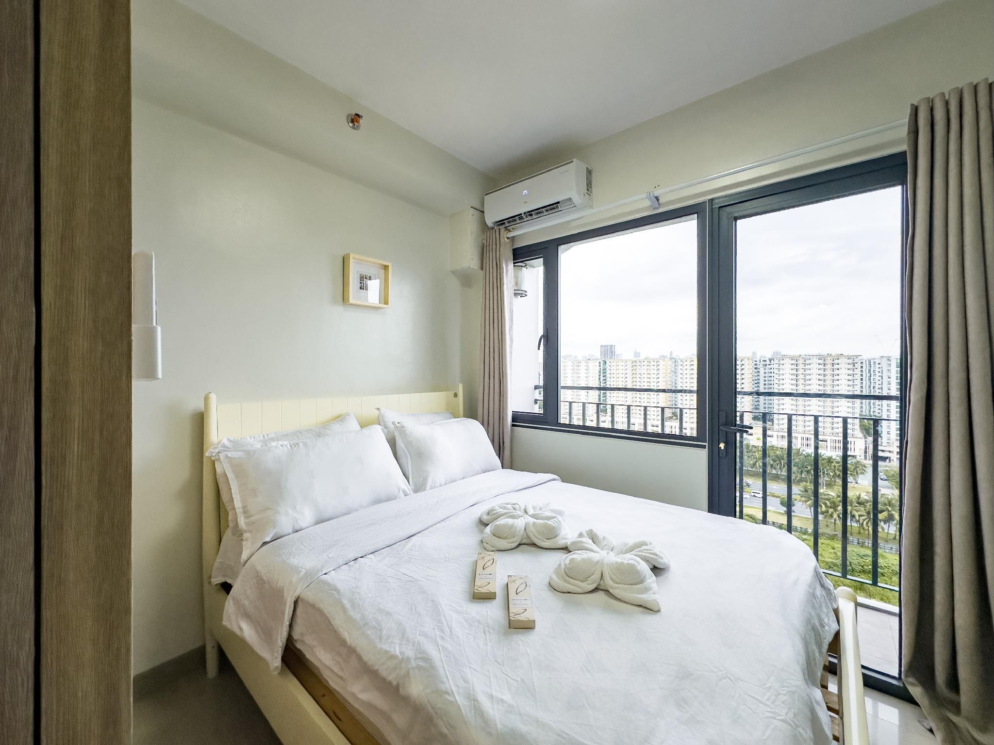 Woodsy Style | Standard One Bedroom With Balcony