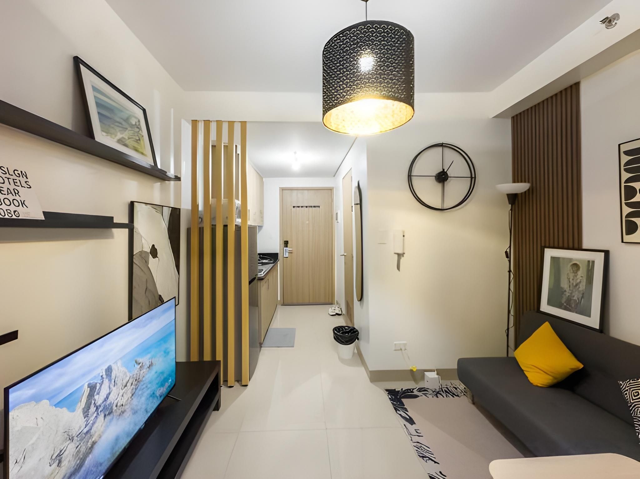Modern Style | One Bedroom With Balcony