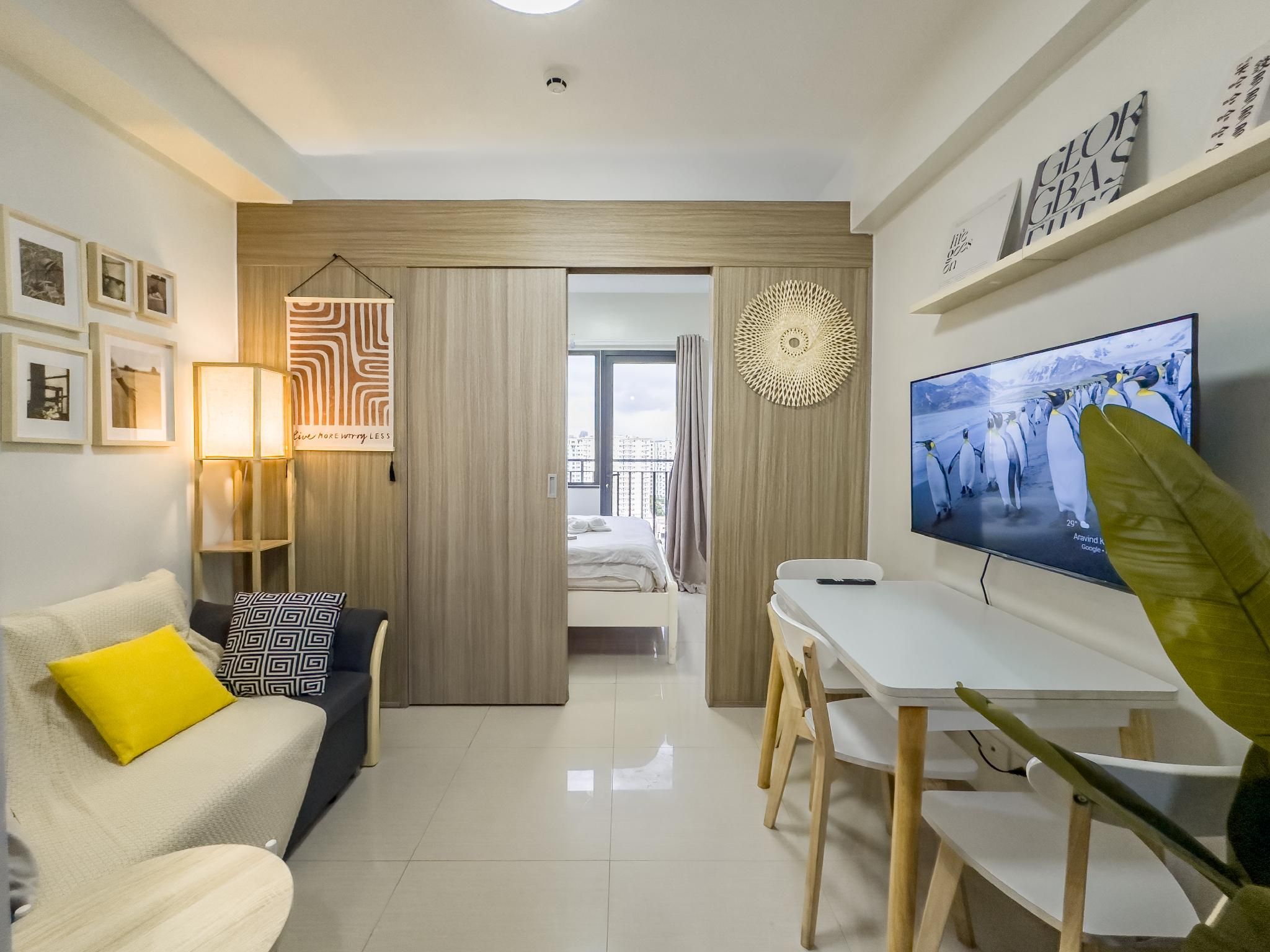 Woodsy Style | Standard One Bedroom With Balcony