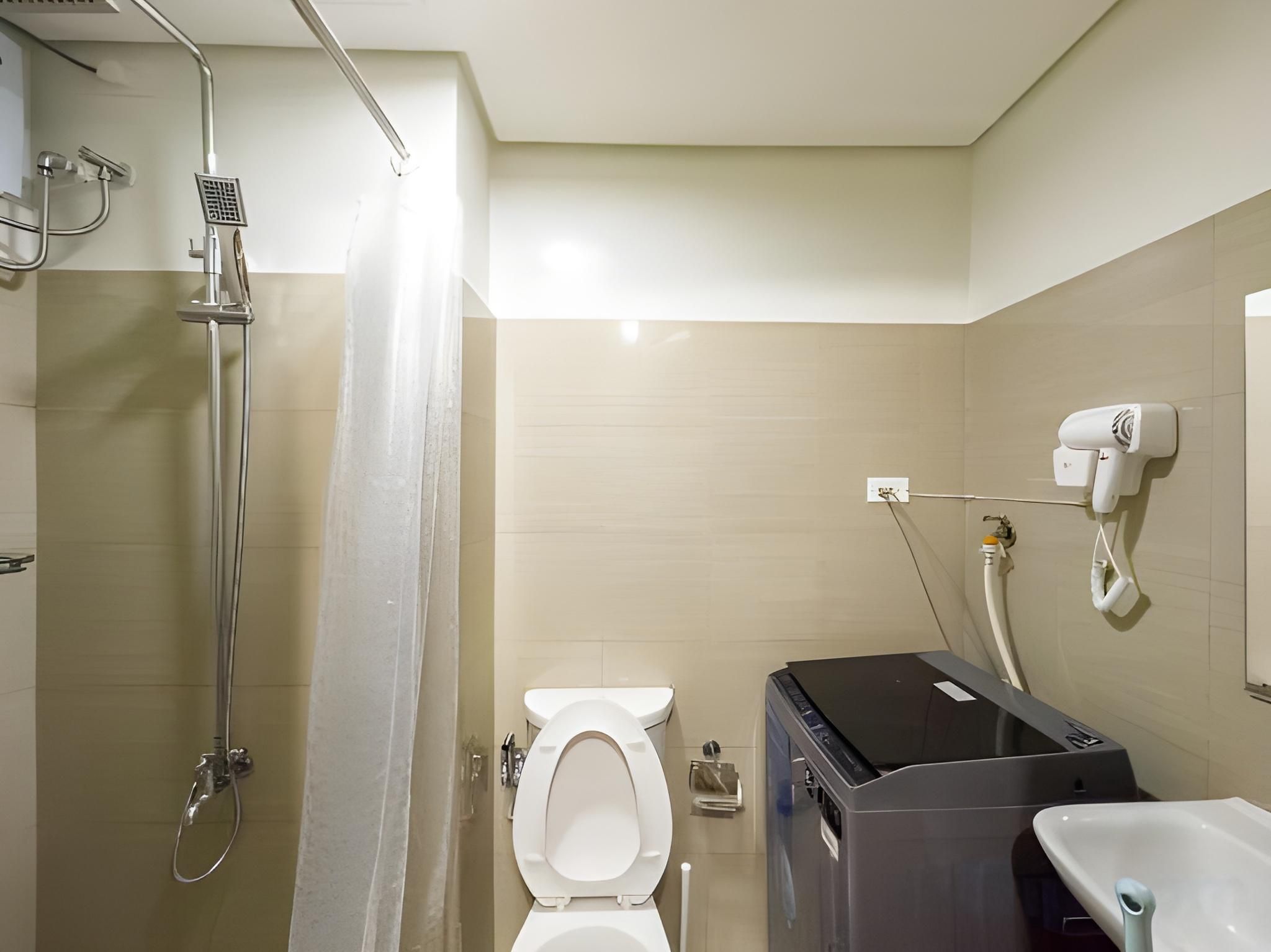 Minimalist Style - Gorgeous One Bedroom with Balcony