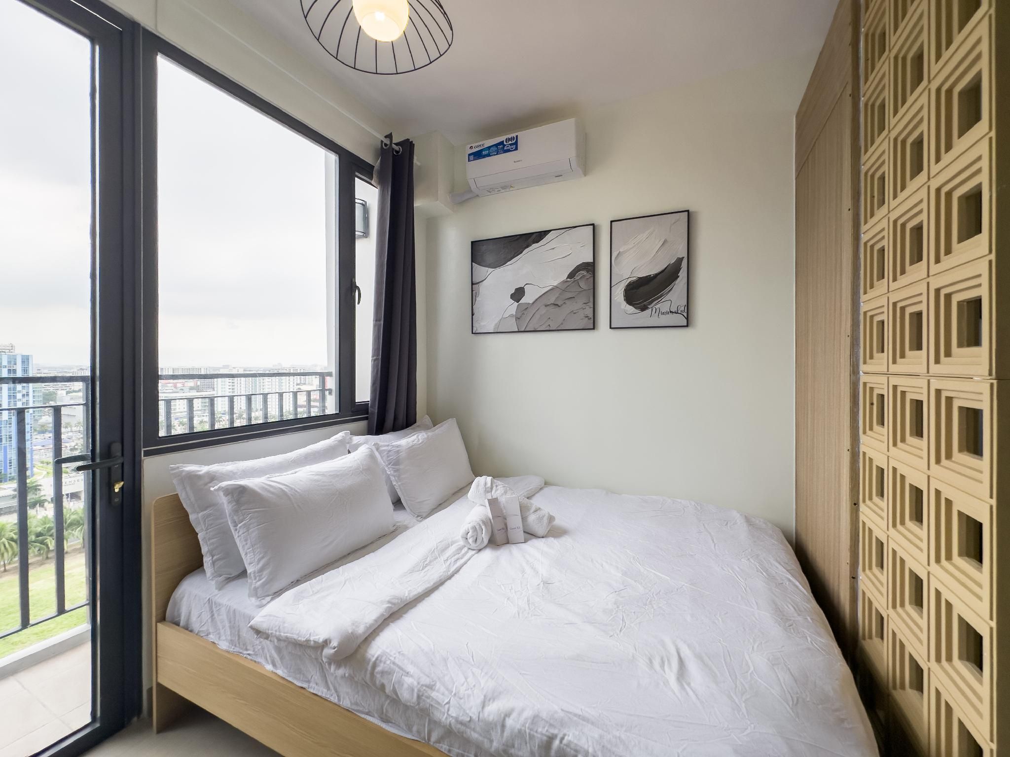 Designer Style| Superior One Bedroom With Balcony