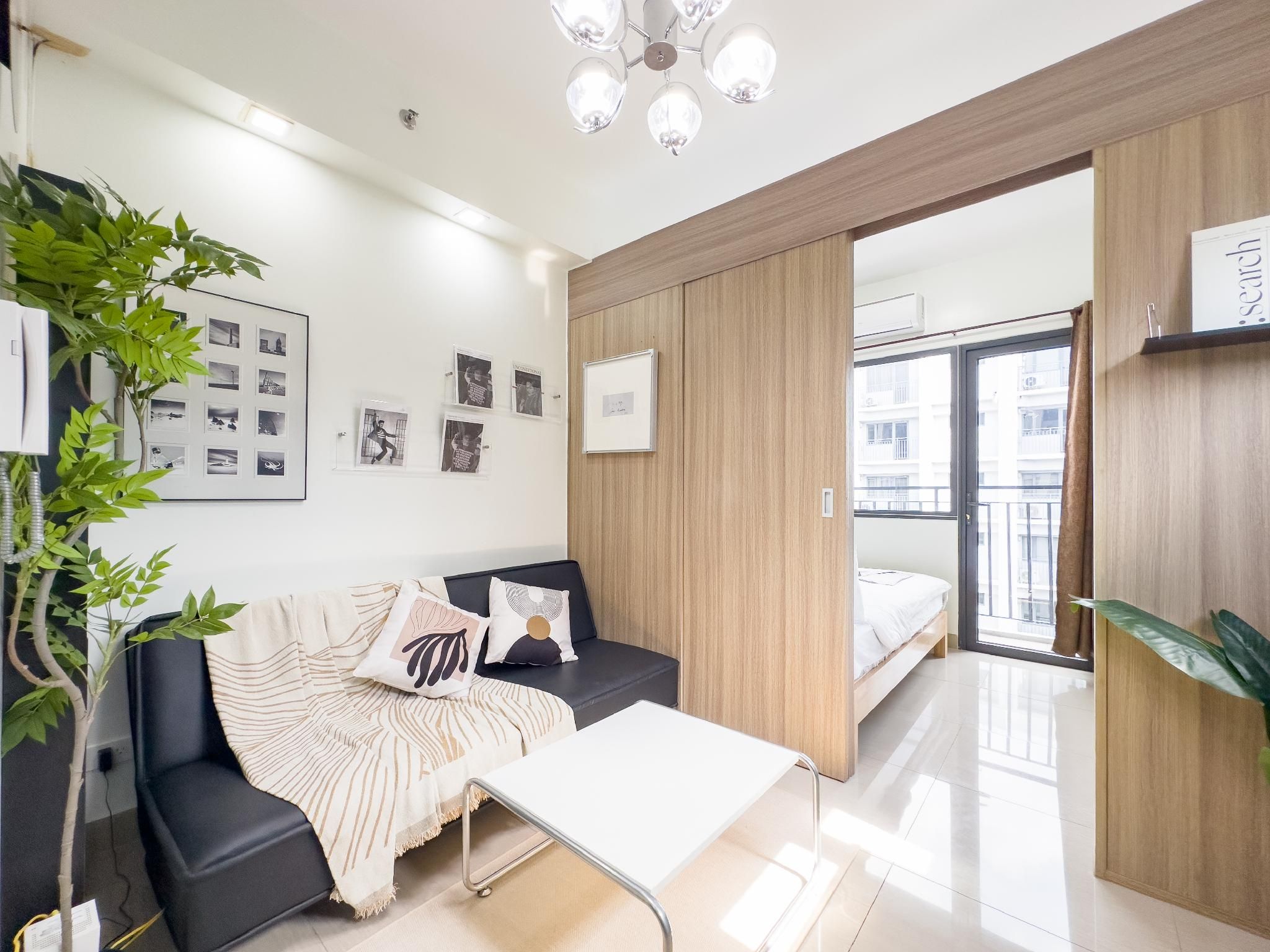 Bauhaus Style | One Bedroom With Balcony